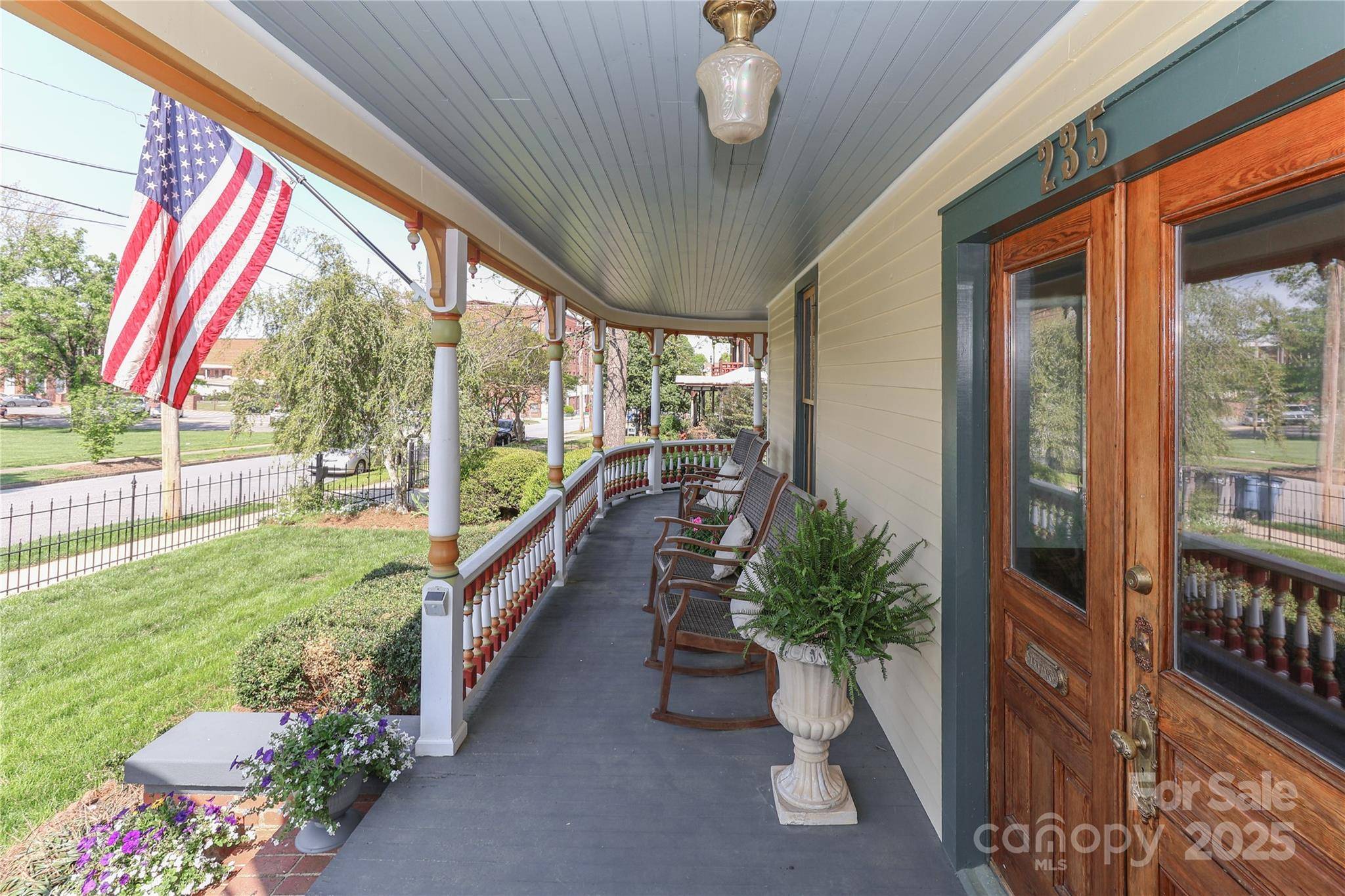 235 Walnut ST, Statesville, NC 28677