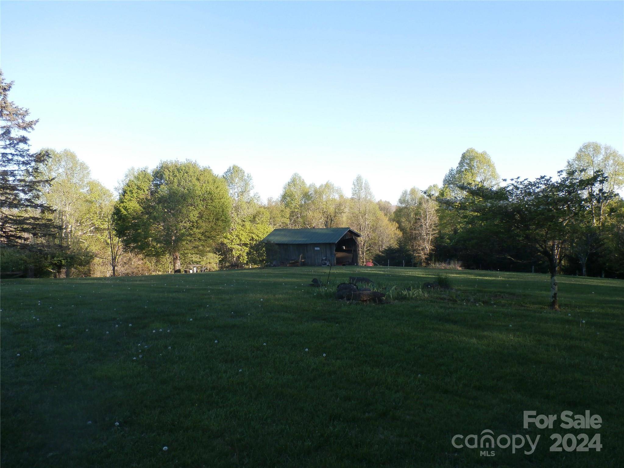 288 Firetower RD, Spruce Pine, NC 28777