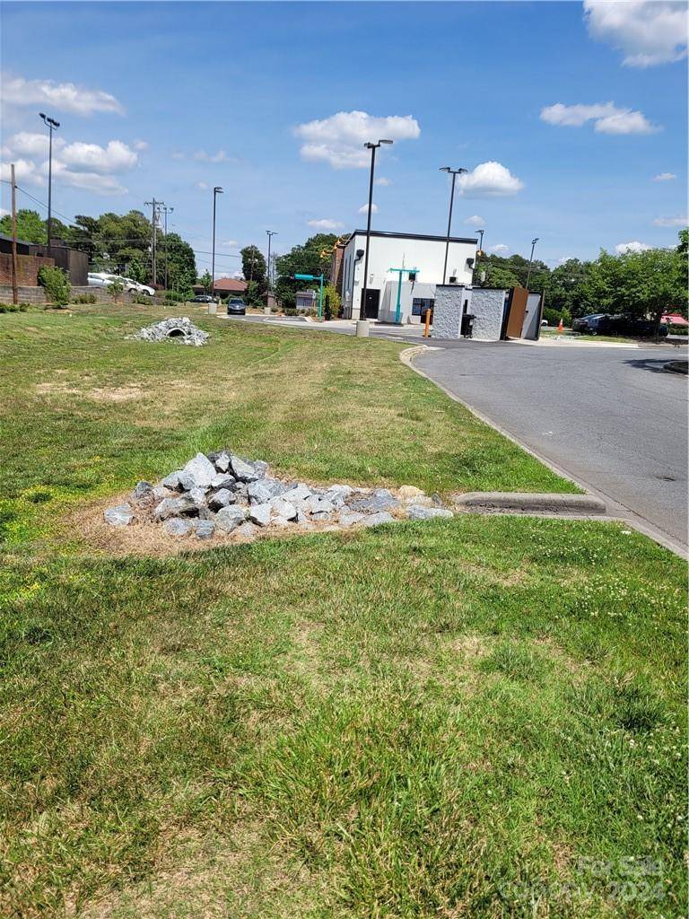 1821 Dale Earnhardt BLVD, Kannapolis, NC 28083
