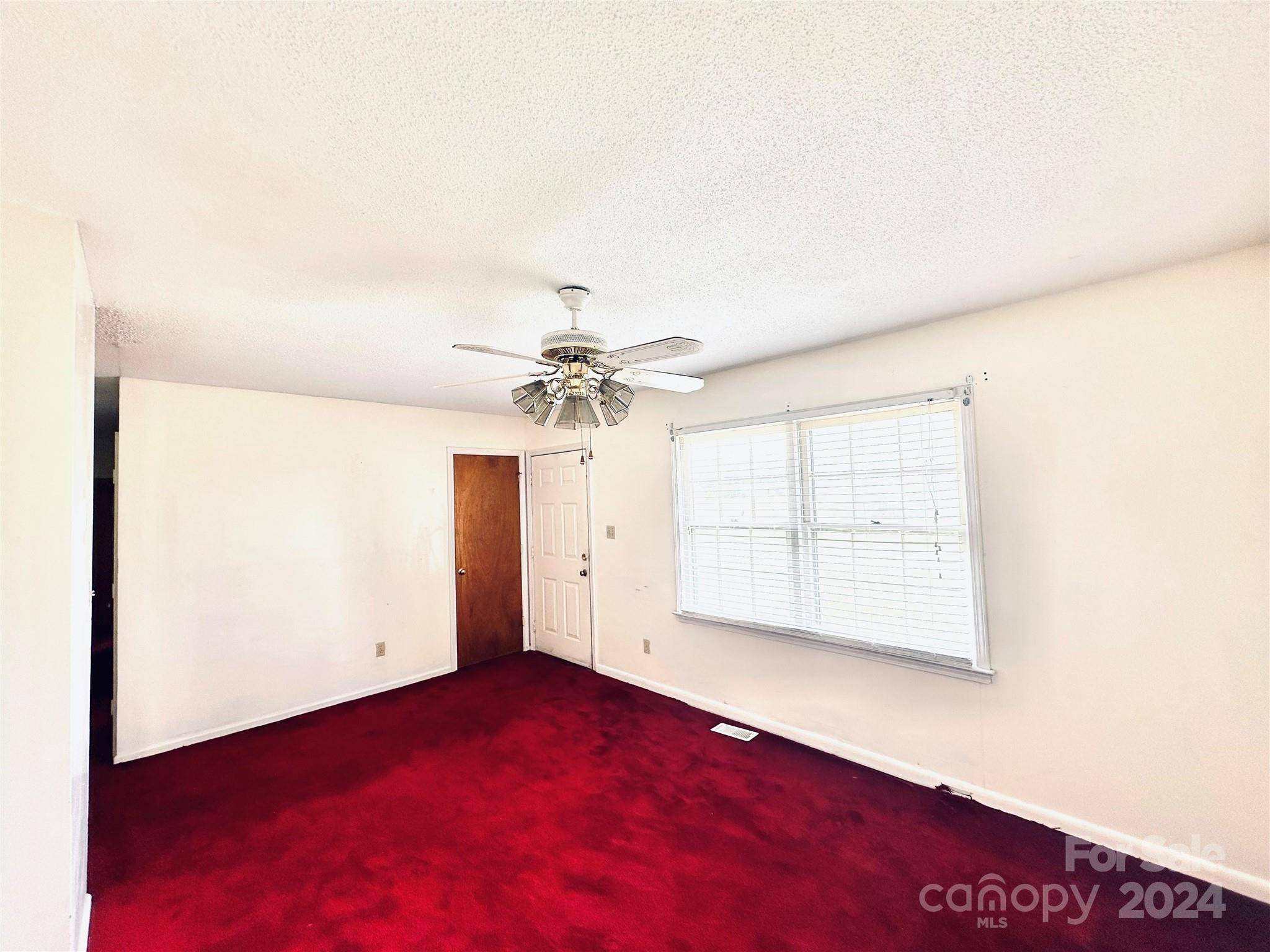 612 Dr Martin Luther King Jr AVE, Enfield, NC 27823