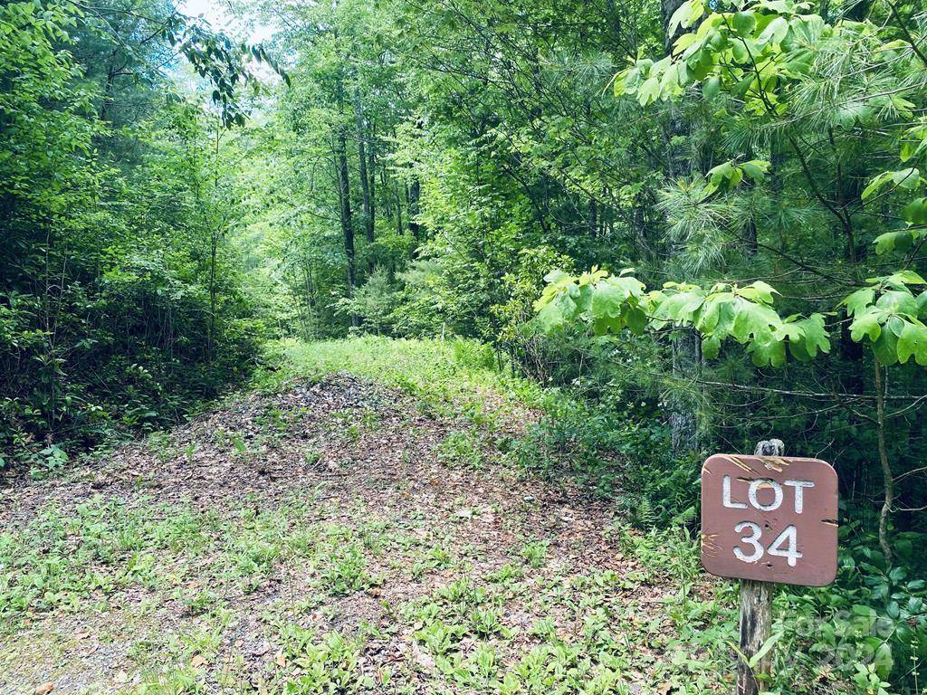 34 Grouse Haven LN, Sylva, NC 28779