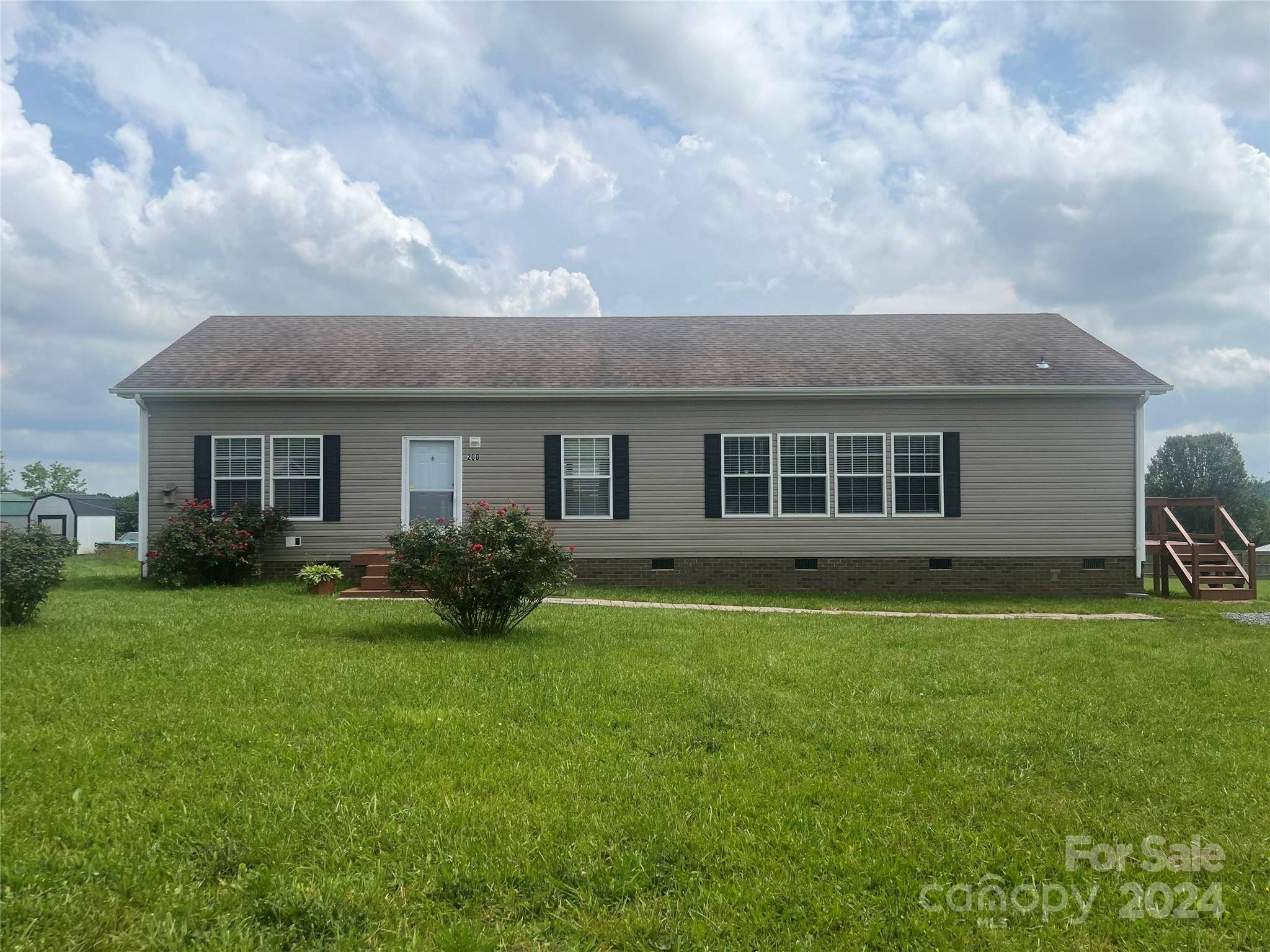 200 Olin LOOP, Olin, NC 28660
