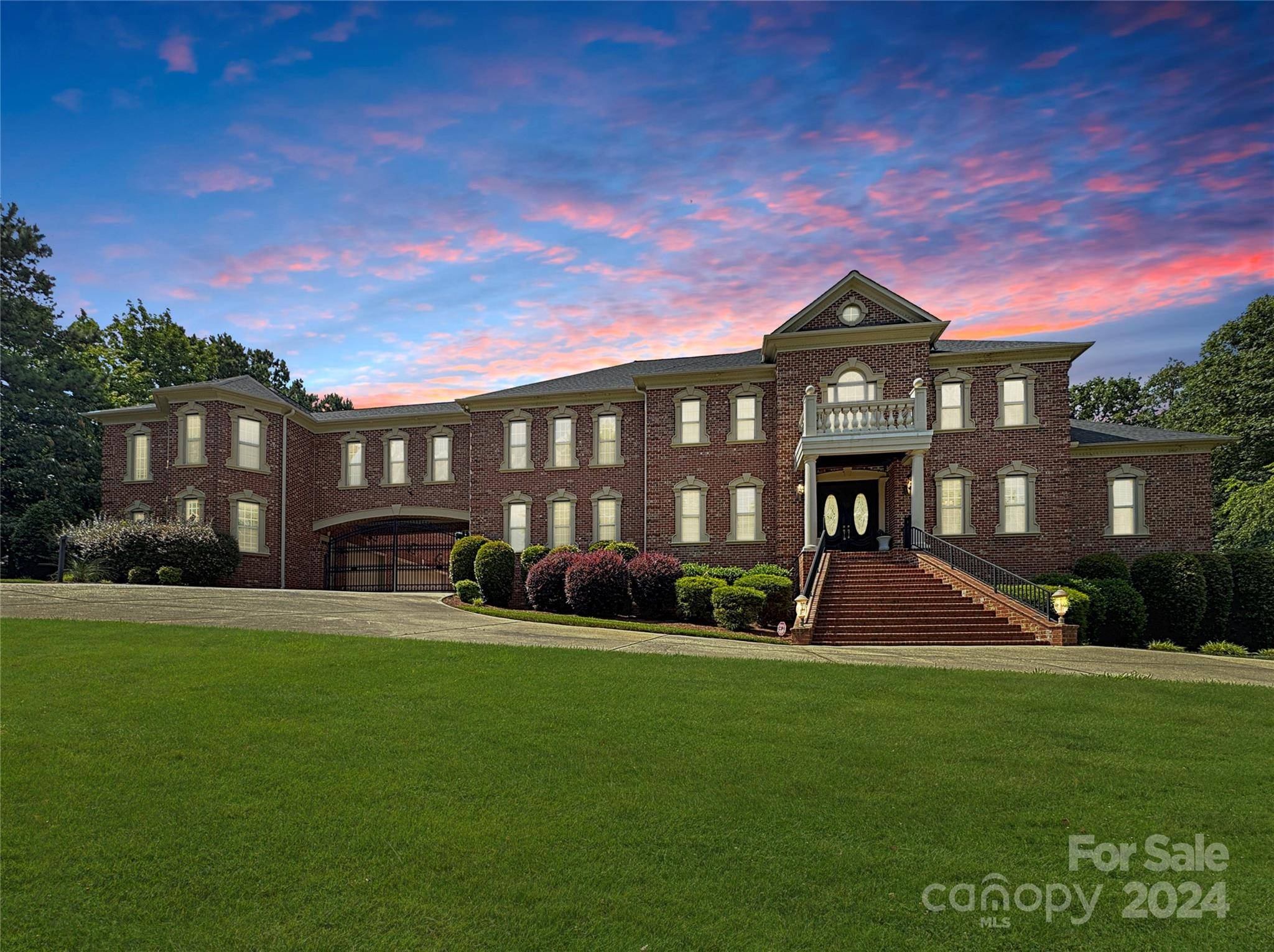 9100 Woodhall Lake DR, Waxhaw, NC 28173