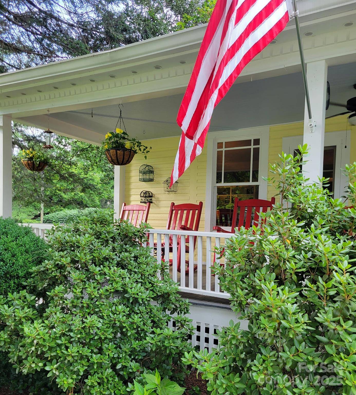 136 N Dougherty ST, Black Mountain, NC 28711