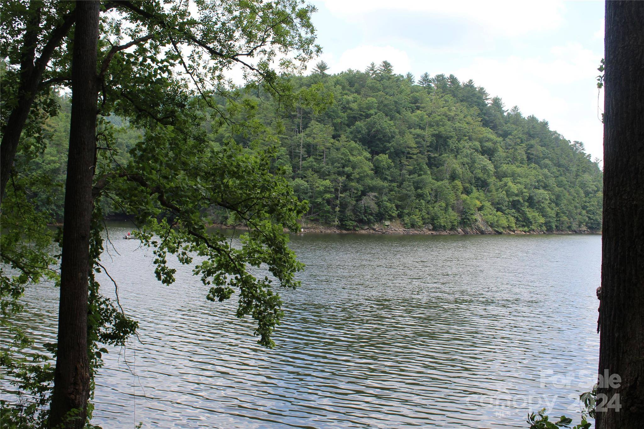 000 White Oak RD, Waynesville, NC 28785