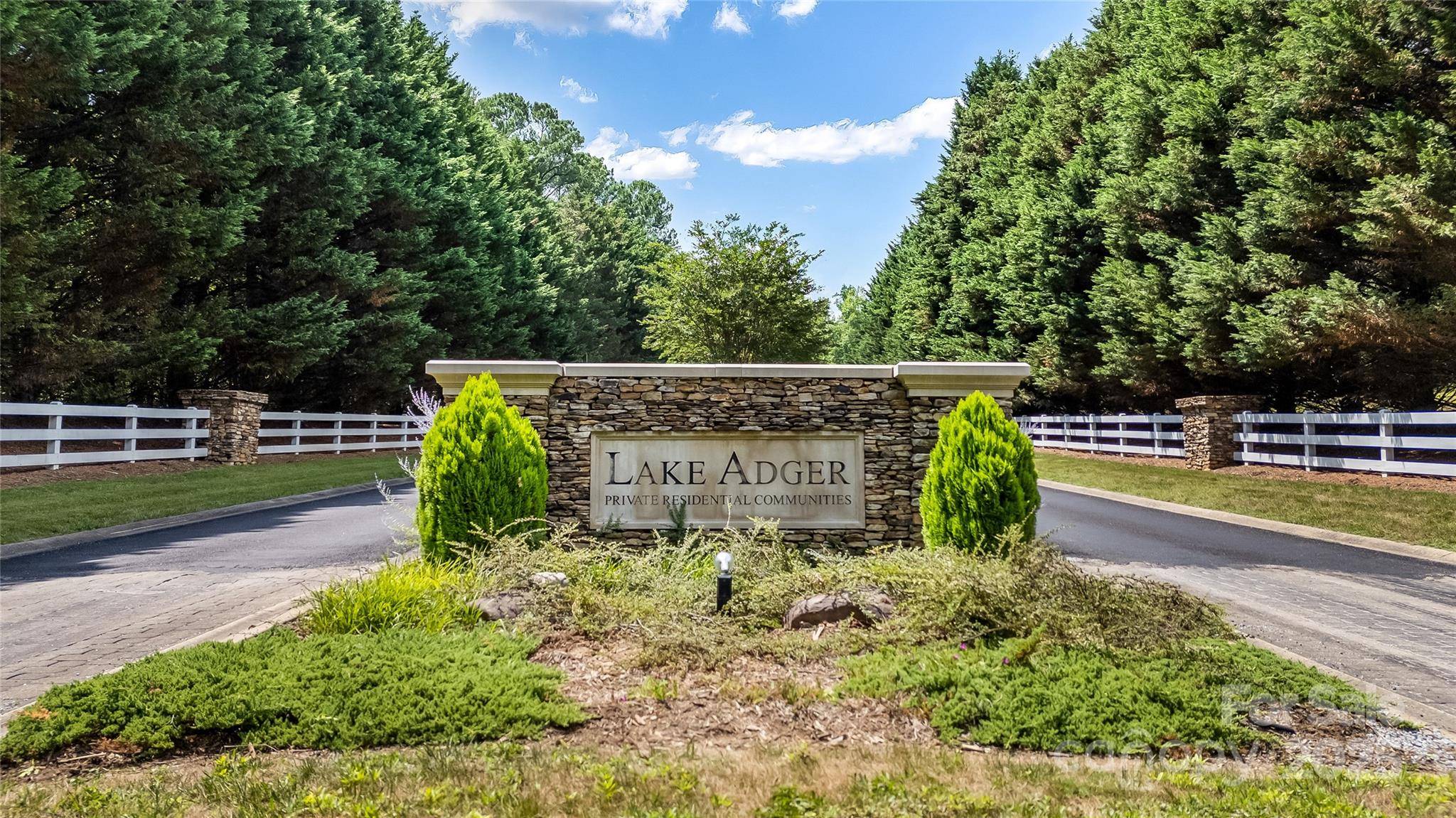 000 Lake Adger Pkwy #22, Mill Spring, NC 28756