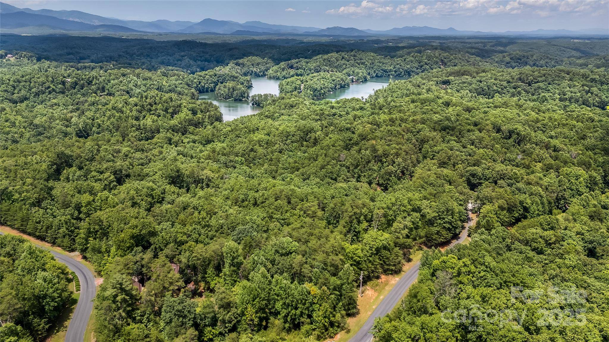 000 Lake Adger Pkwy #22, Mill Spring, NC 28756