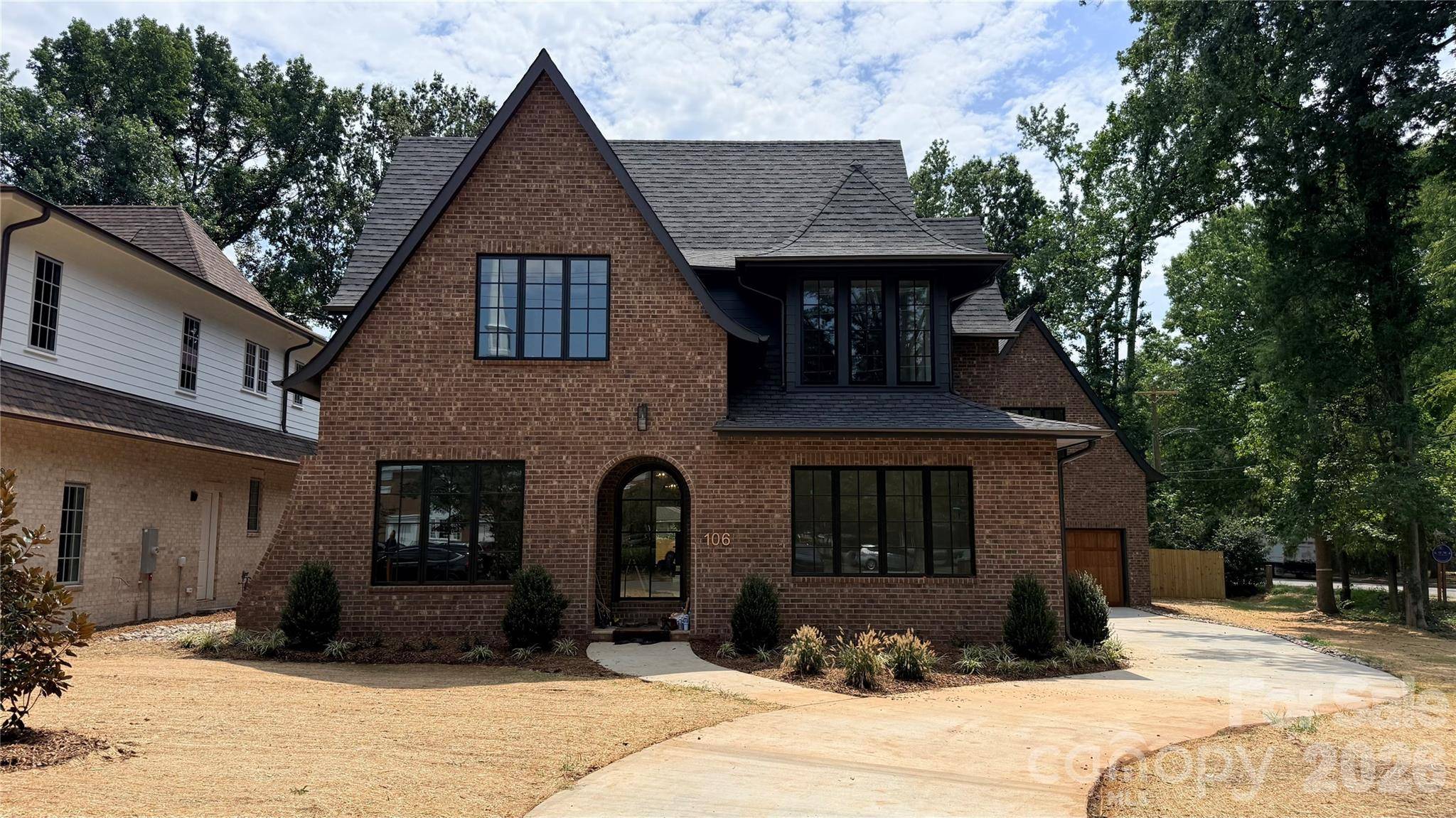 106 Hunter LN, Charlotte, NC 28211
