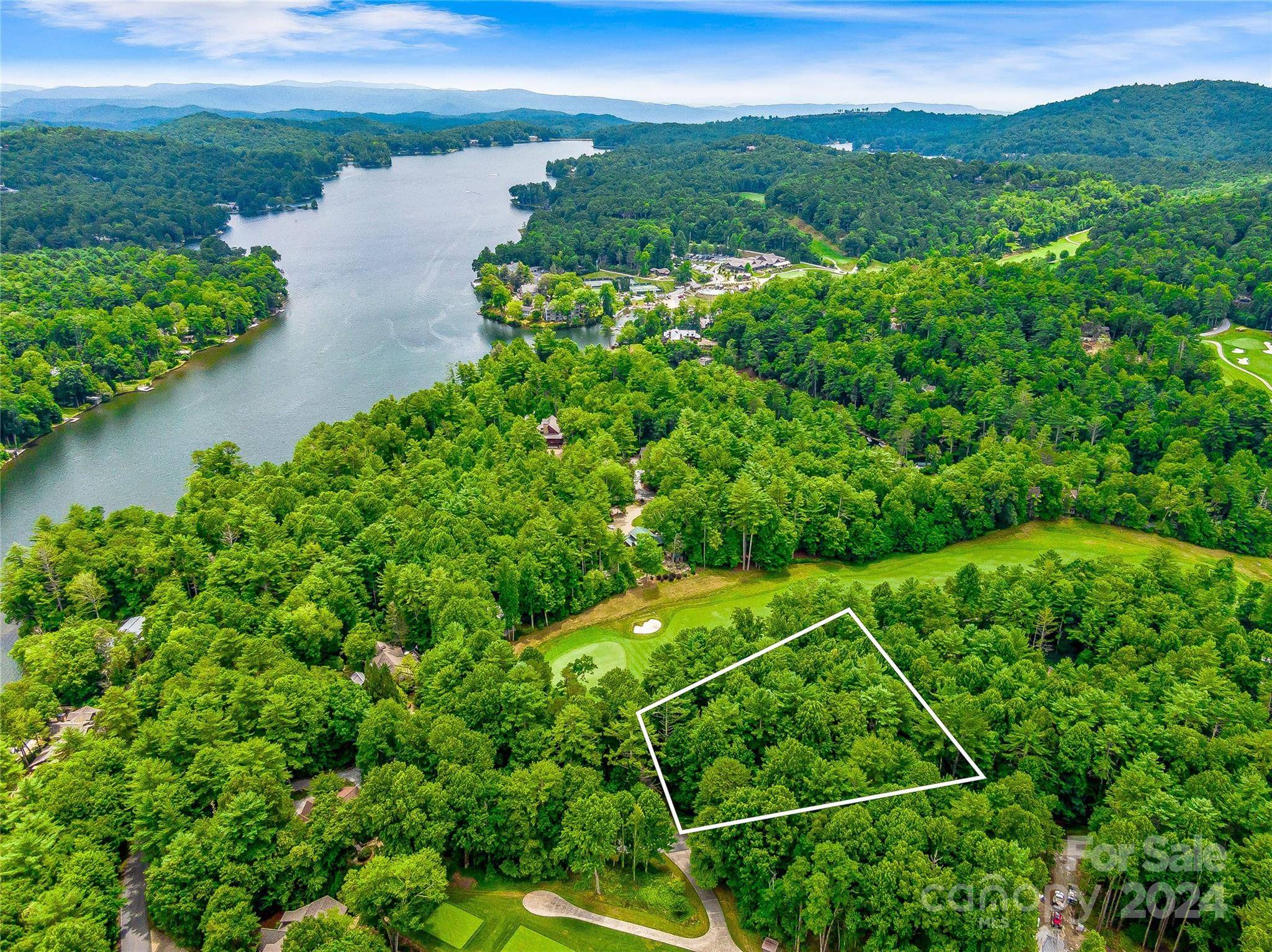 N 17 Mills Creek TRCE, Lake Toxaway, NC 28747