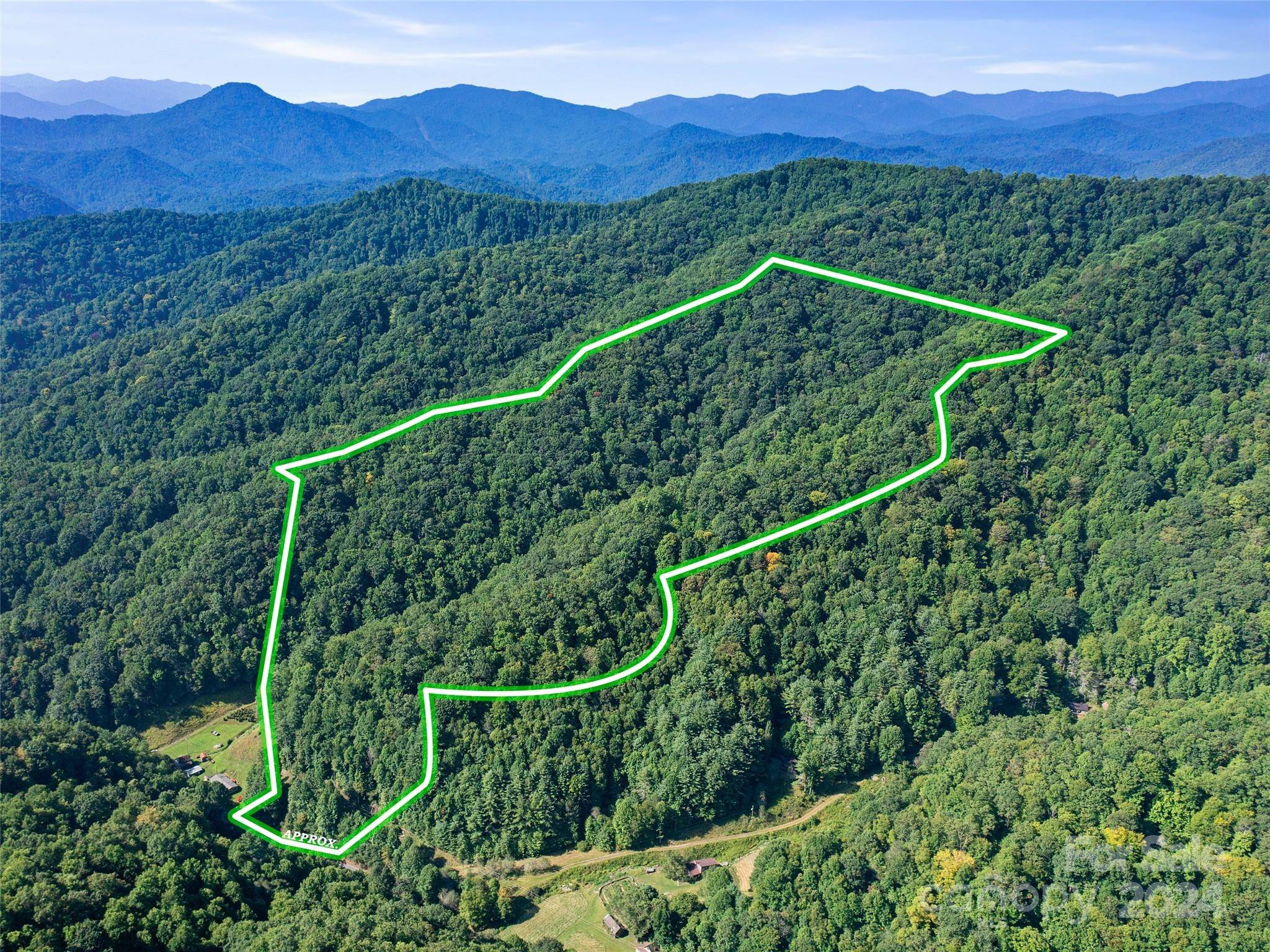 000 Byrd Creek RD, Green Mountain, NC 28740