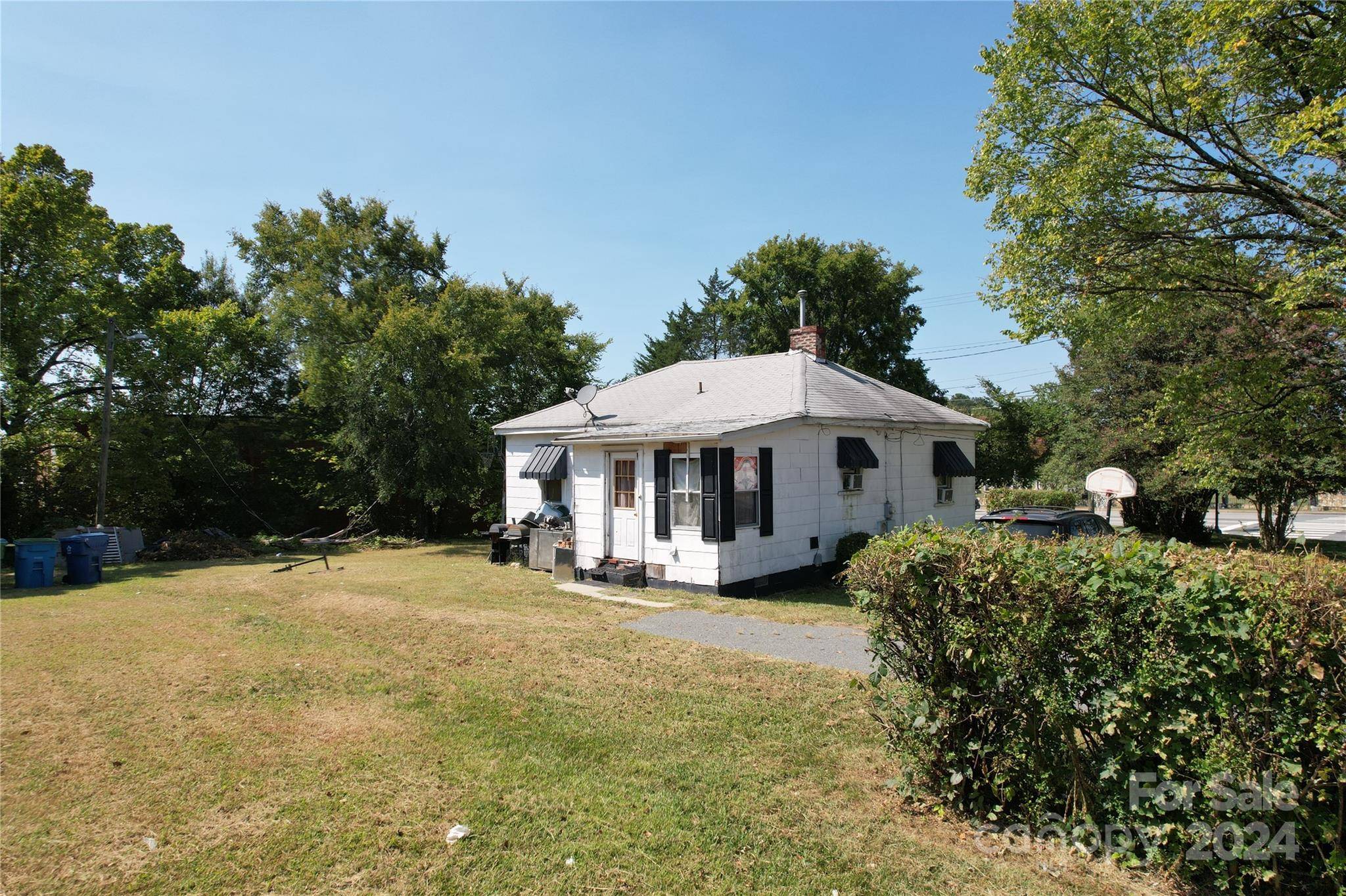 110 Sims Pkwy, Harrisburg, NC 28075