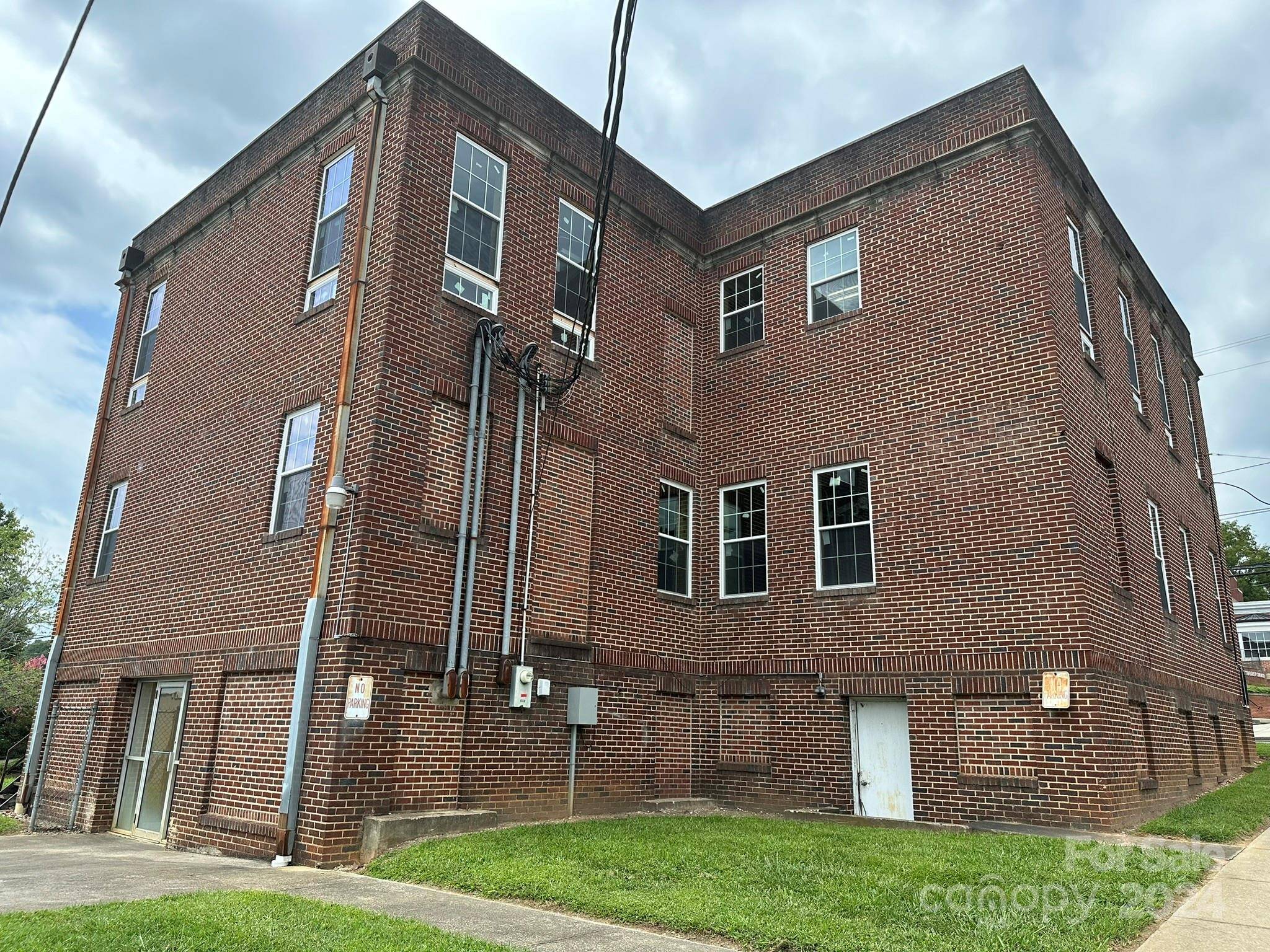 901 Ashe AVE NW, Lenoir, NC 28645