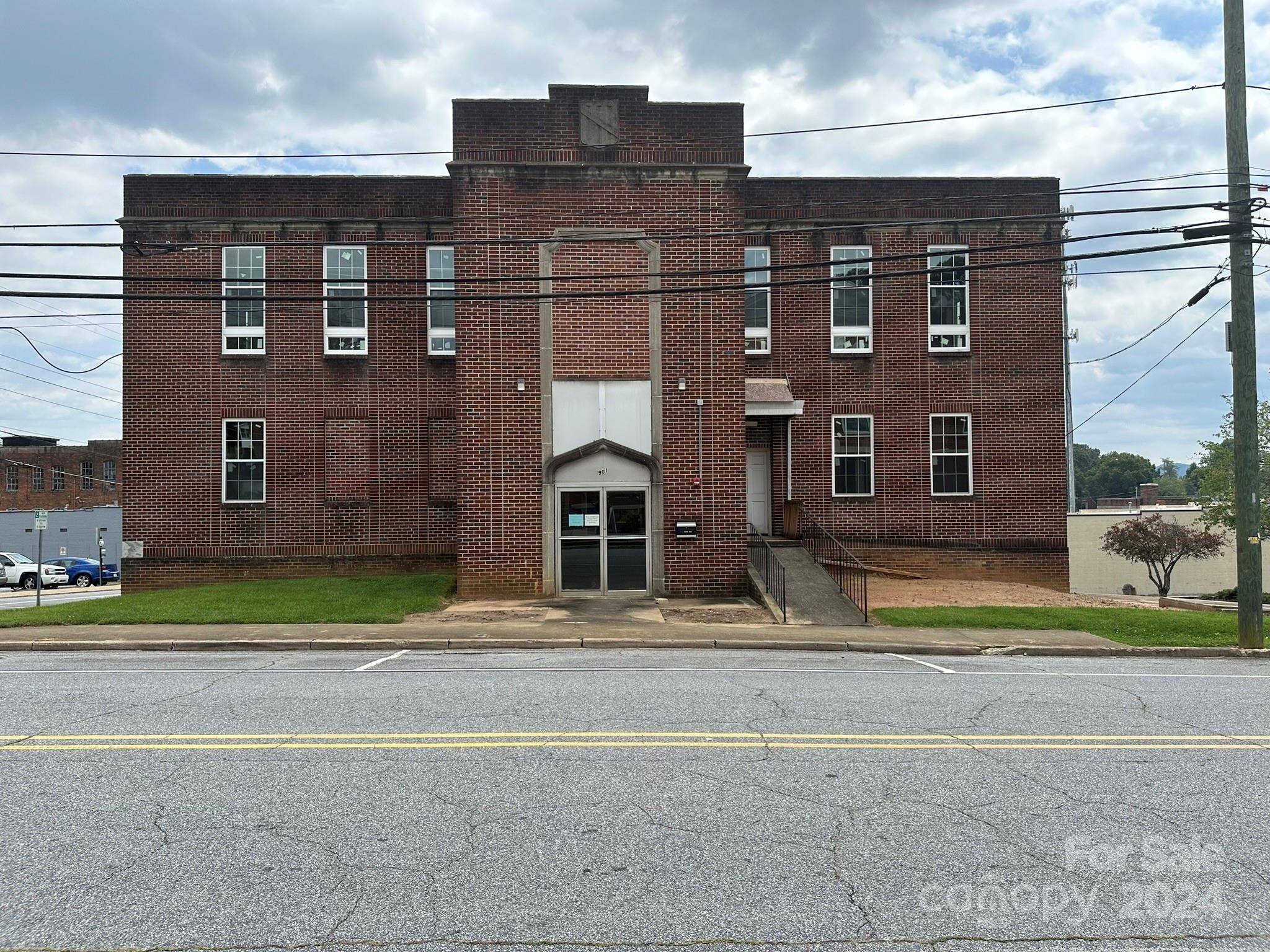 901 Ashe AVE NW, Lenoir, NC 28645