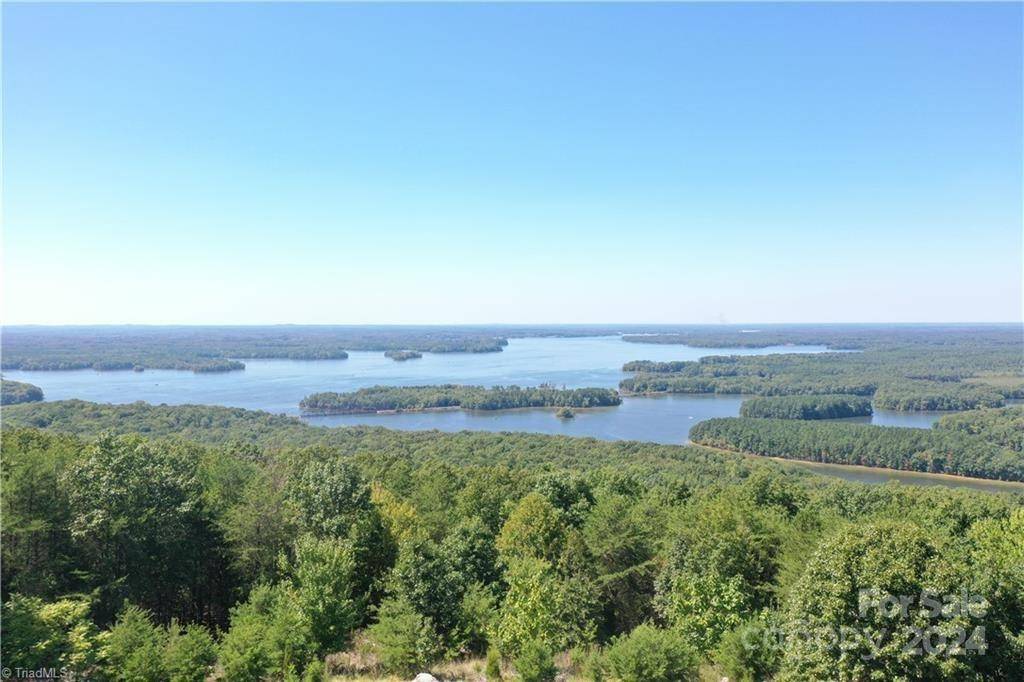 635 Rocky Cove LN, Denton, NC 27239