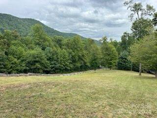 1957 Upper Tuskeegee RD, Robbinsville, NC 23771