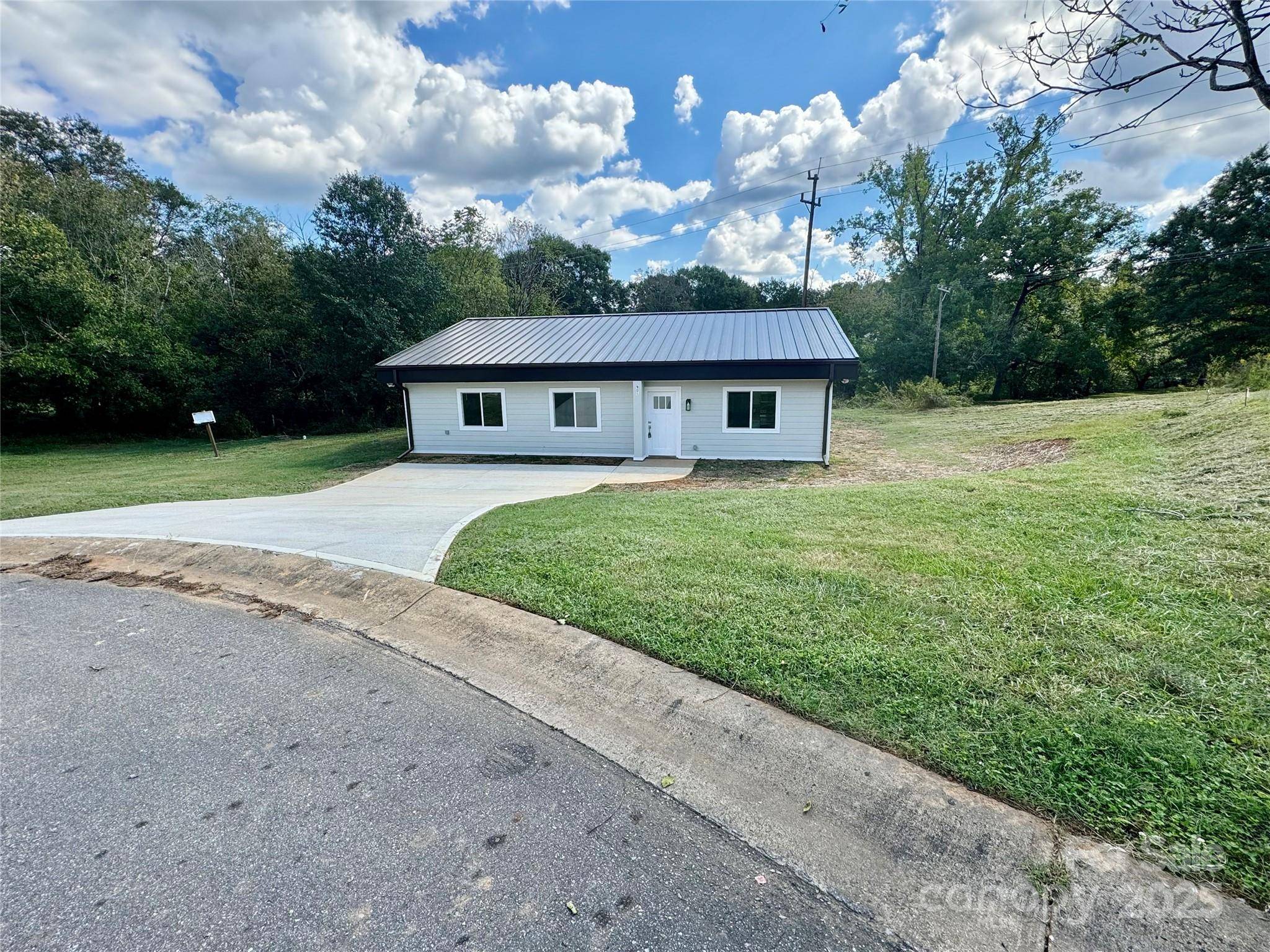 901 Linney LN, Shelby, NC 28152