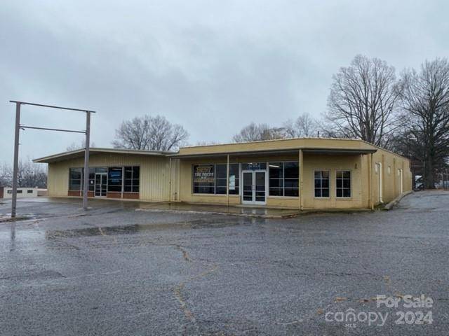 1809 W Front ST, Statesville, NC 28677