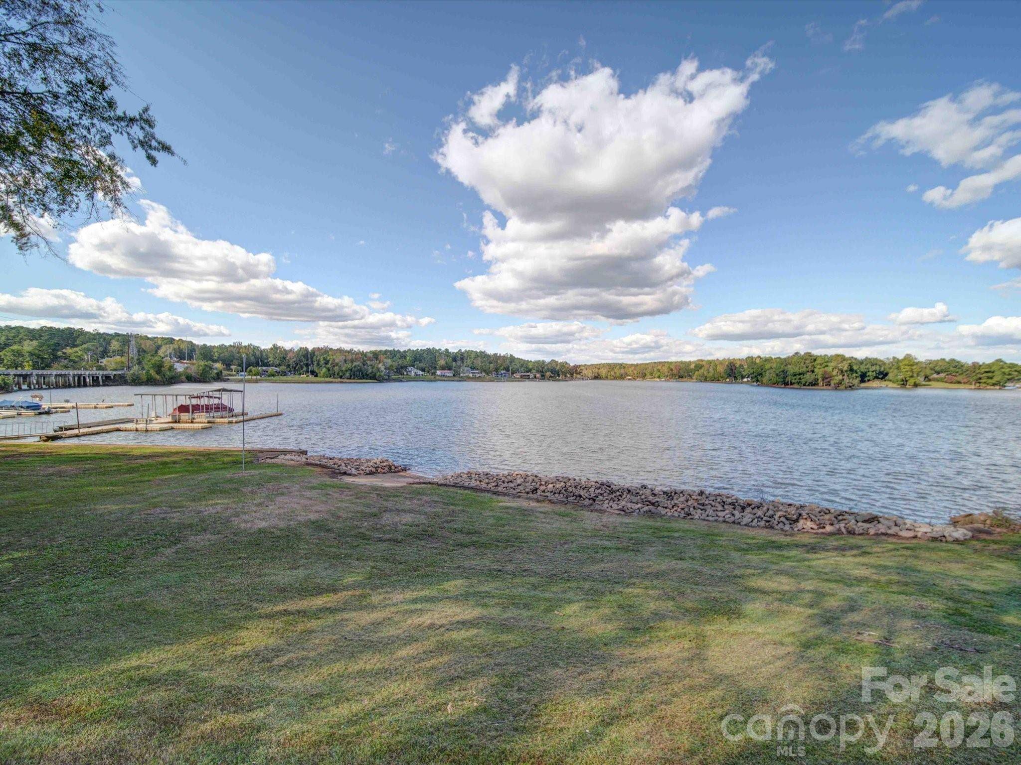 22 Garden Spot LN, Camden, SC 29020