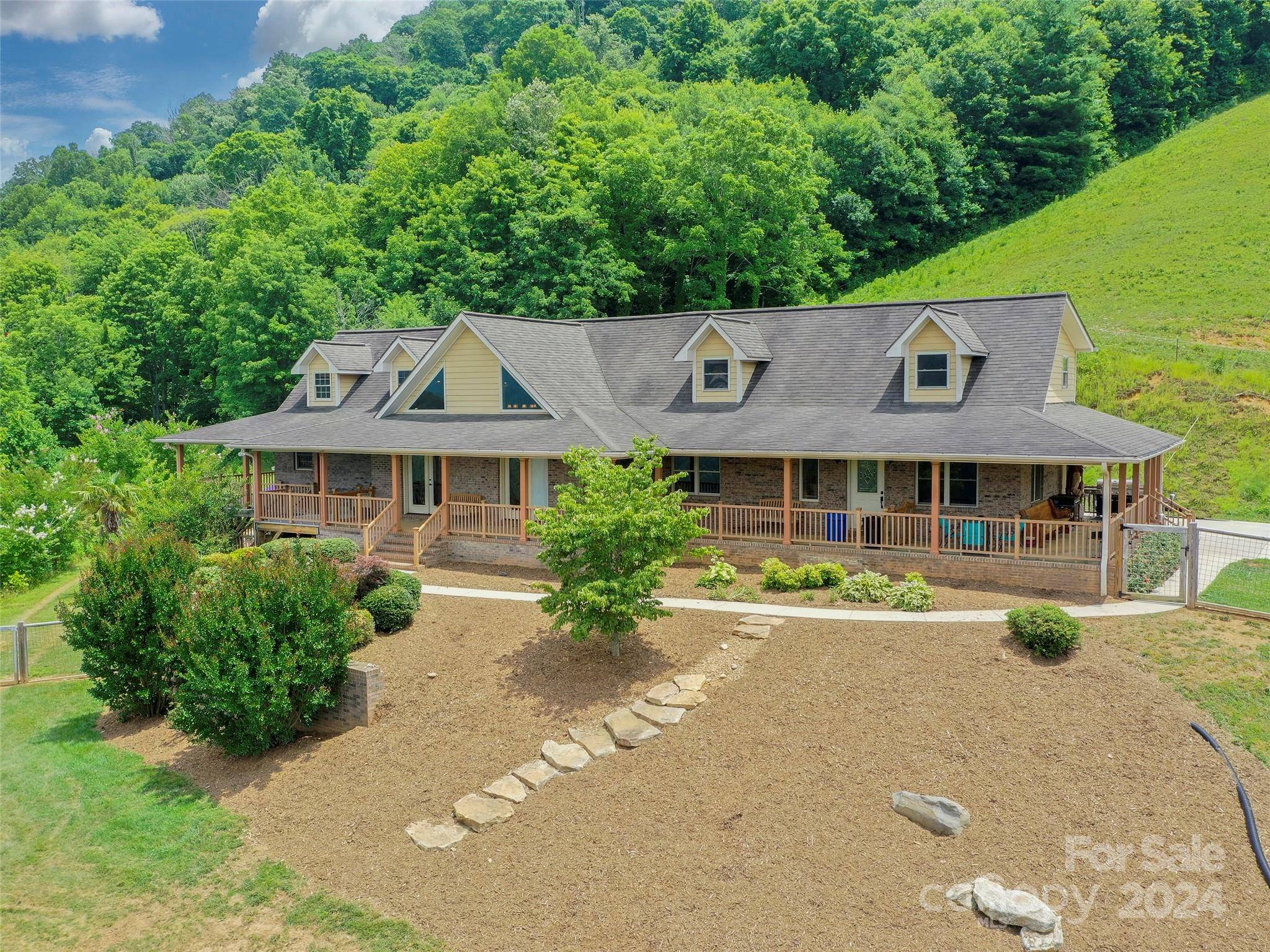 317 Camp Branch RD, Clyde, NC 28721