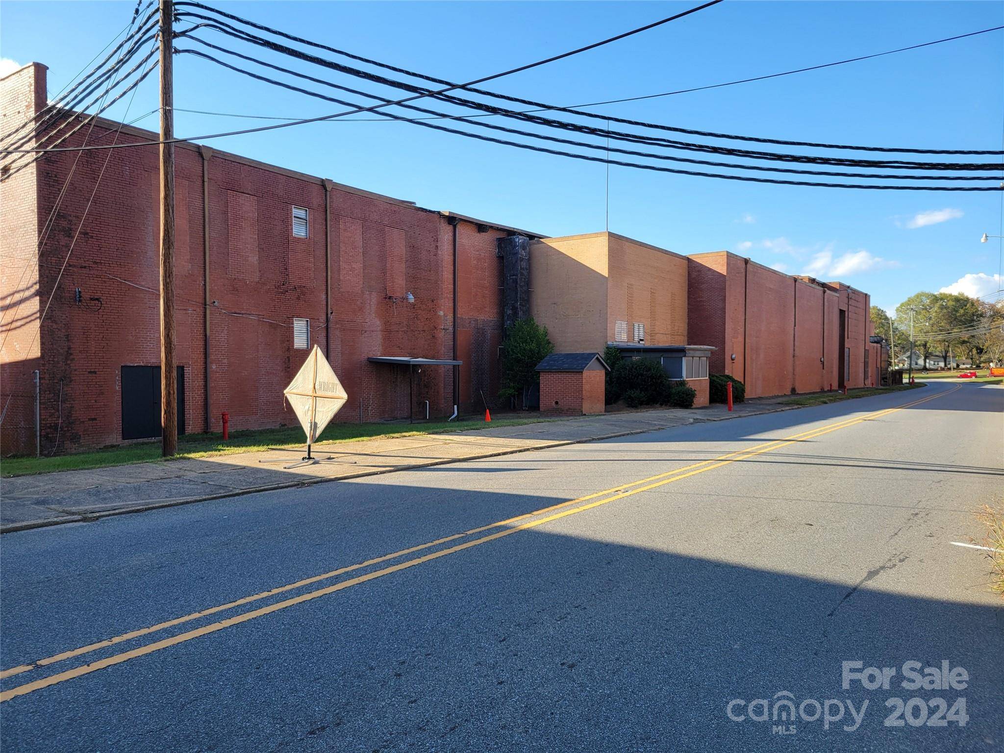 501 N Mountain ST, Cherryville, NC 28021
