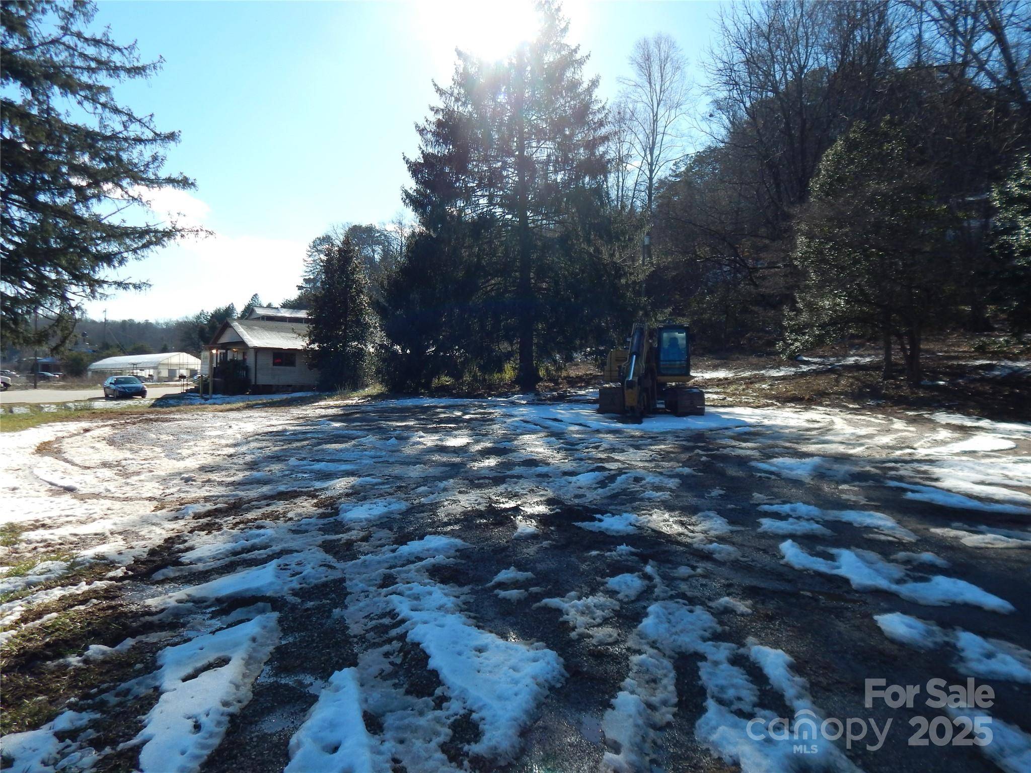 9 Chaparral DR, Sylva, NC 28779