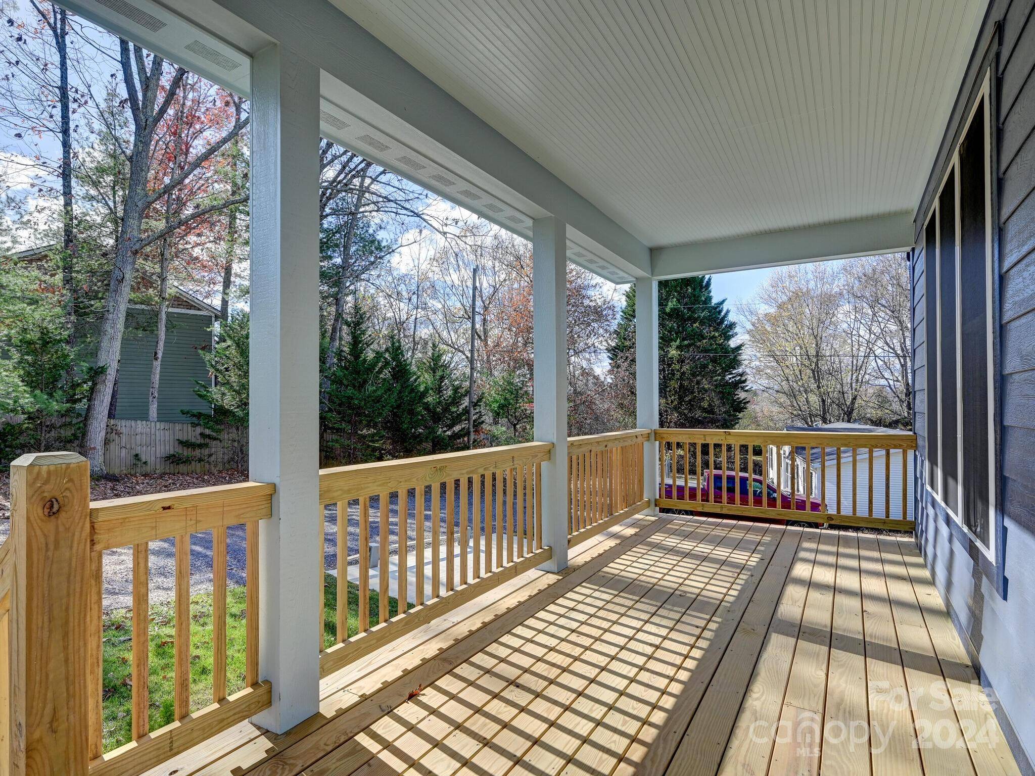 52 Fox DR, Asheville, NC 28803