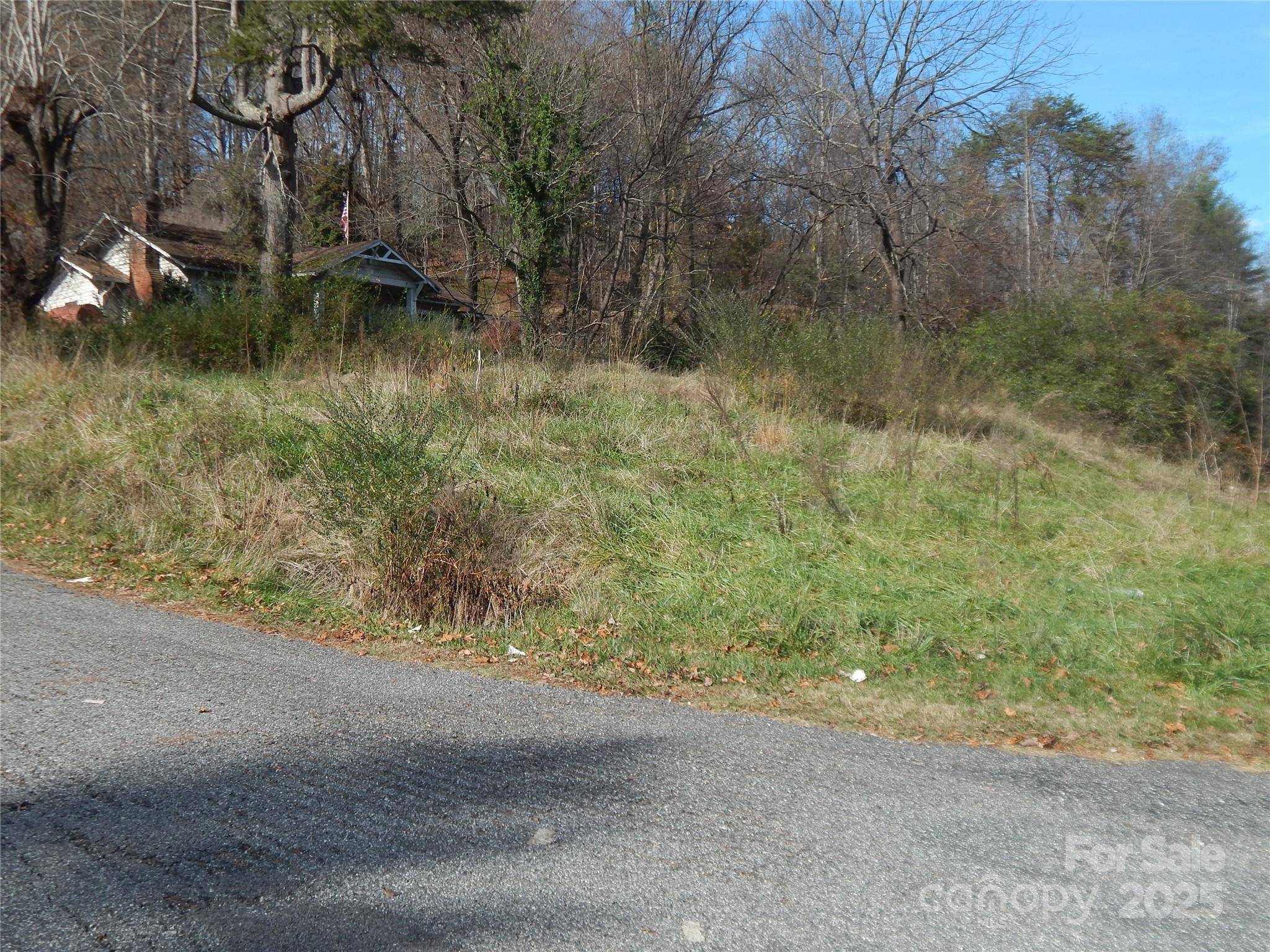 32 Chaparral DR, Sylva, NC 28779