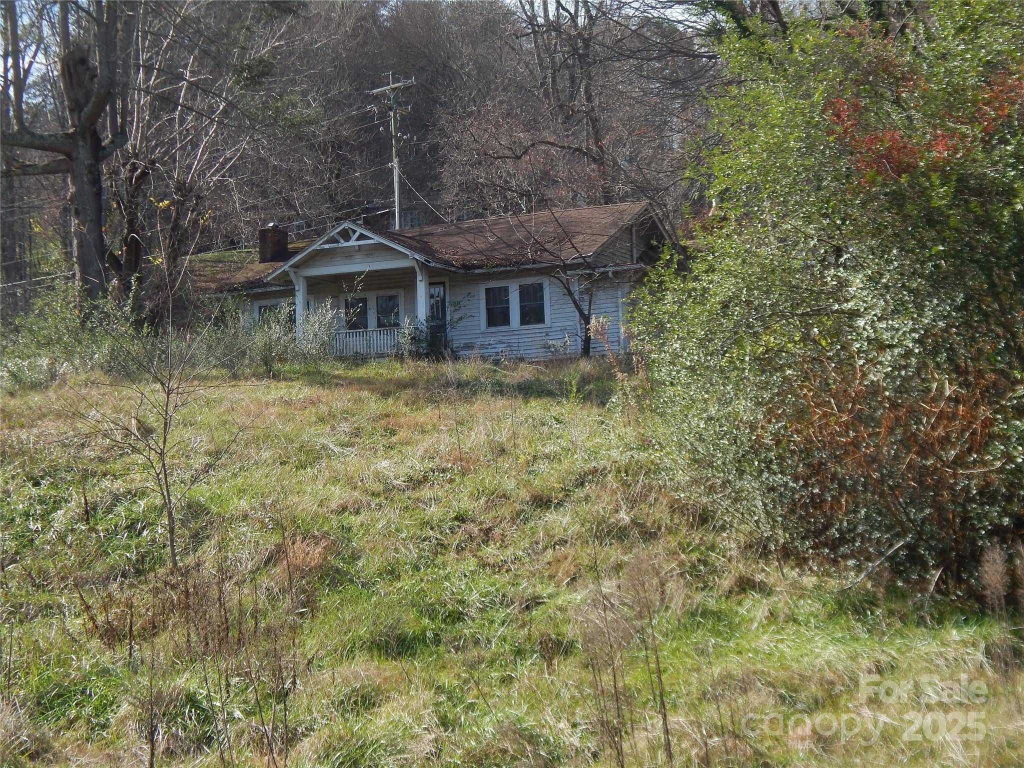 32 Chaparral DR, Sylva, NC 28779