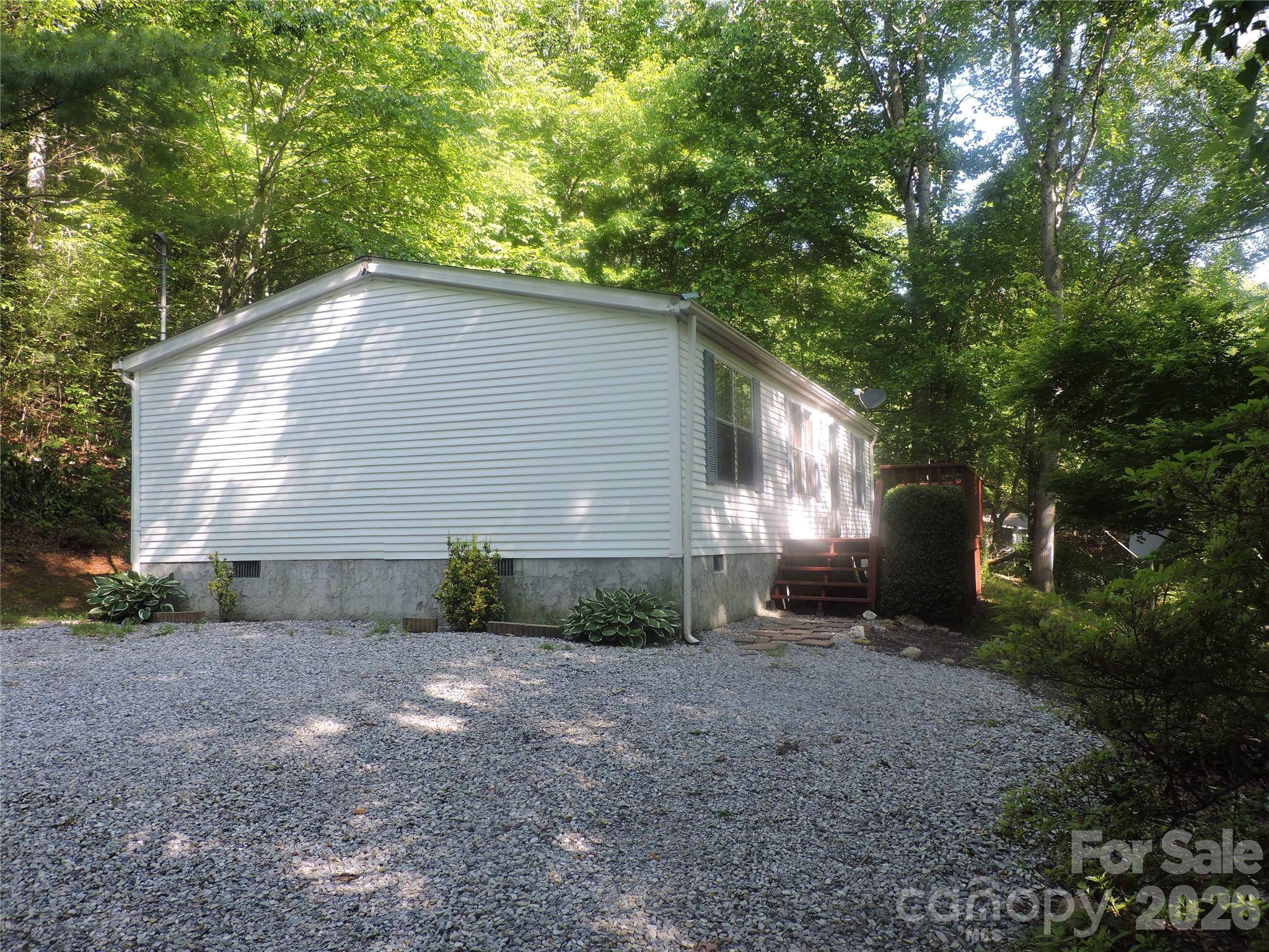 2271 Gouges Creek RD, Spruce Pine, NC 28777