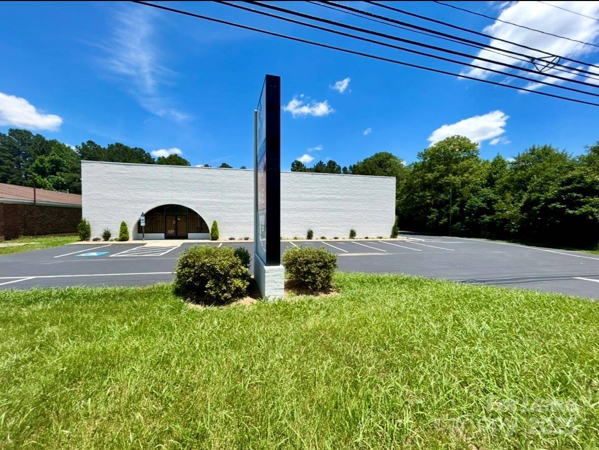 2520 W Roosevelt BLVD, Monroe, NC 28110