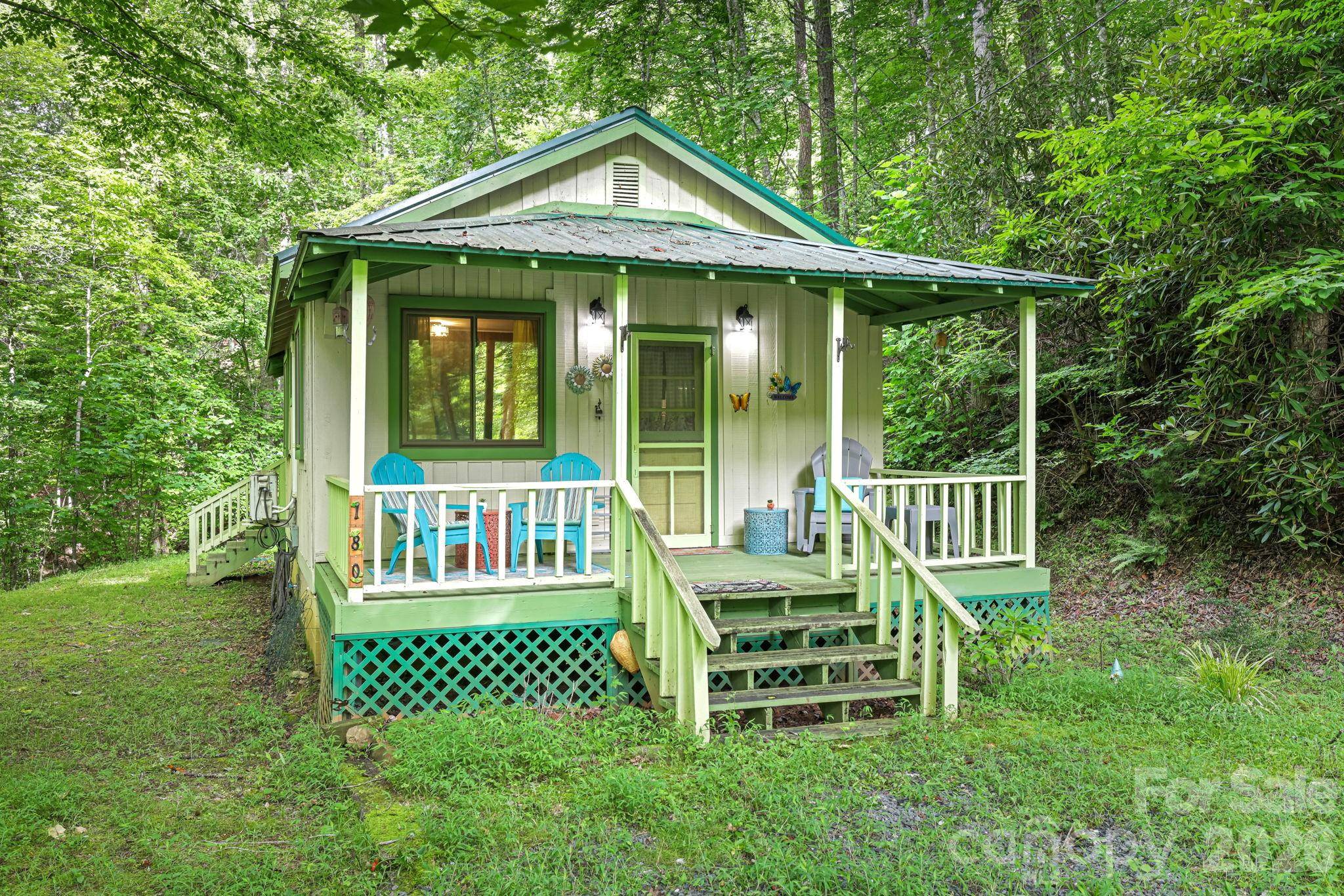 180 Valley LN, Bryson City, NC 28713
