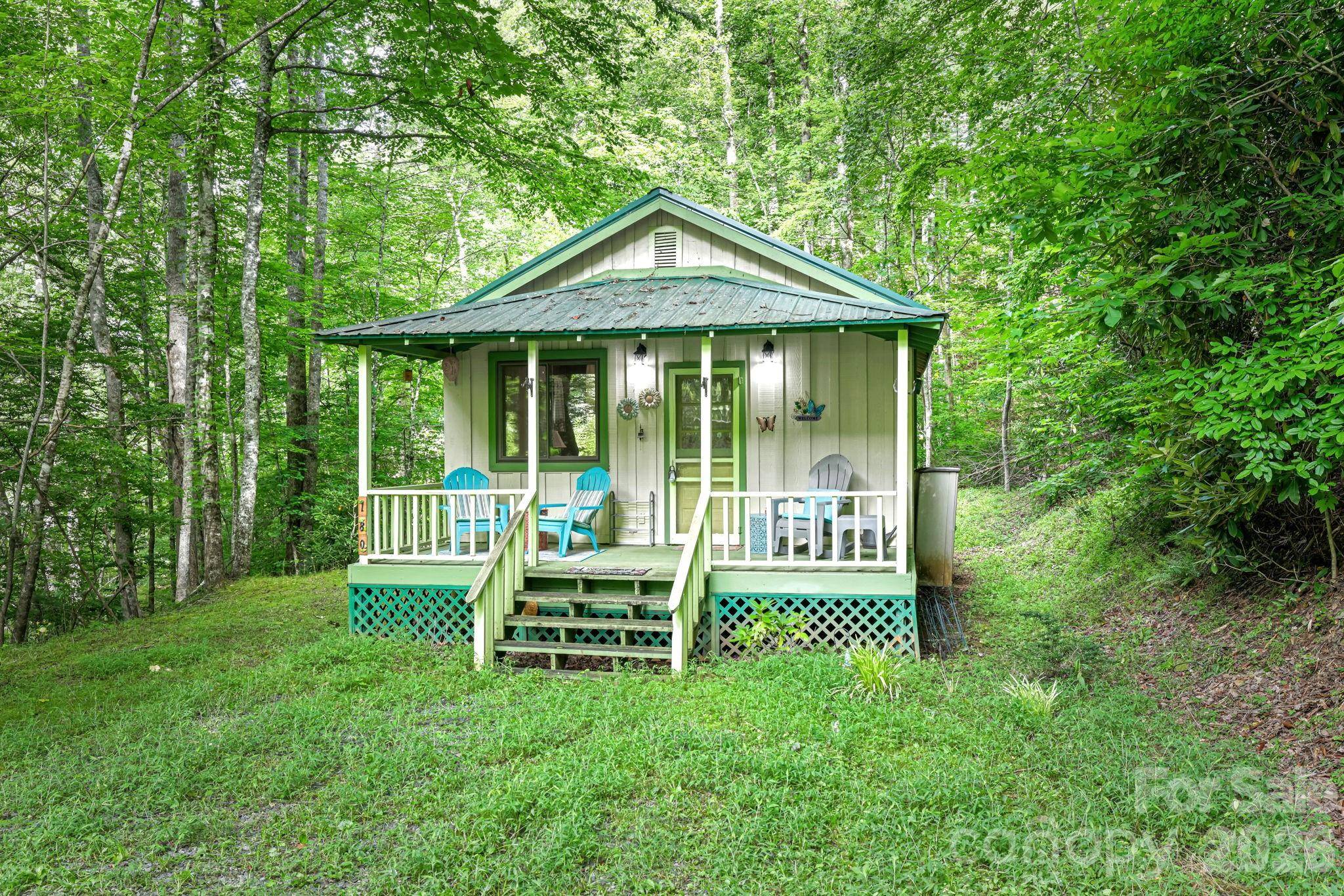 180 Valley LN, Bryson City, NC 28713