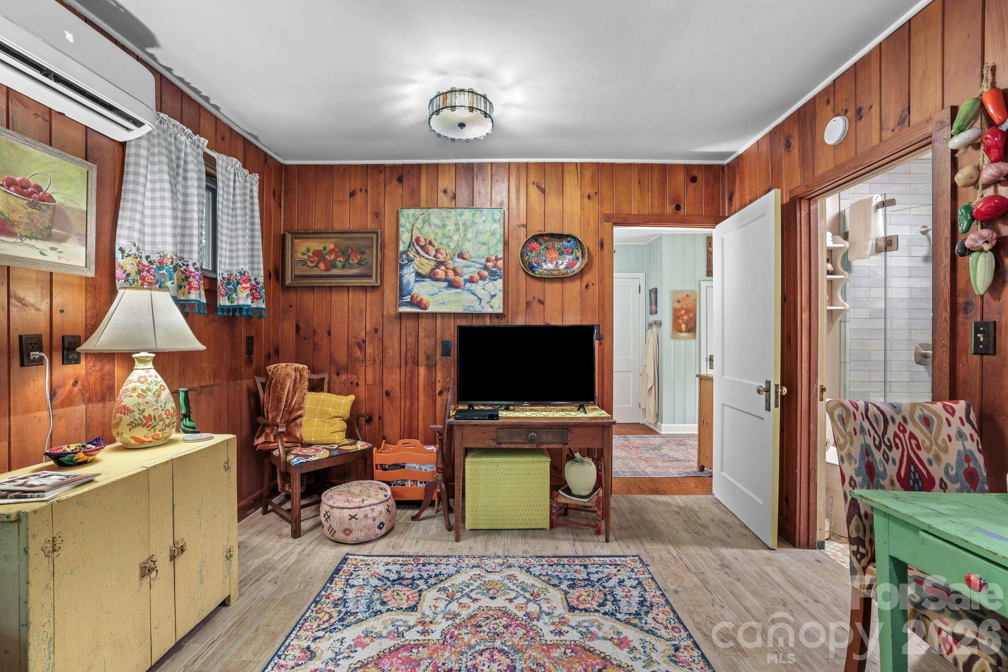 180 Valley LN, Bryson City, NC 28713