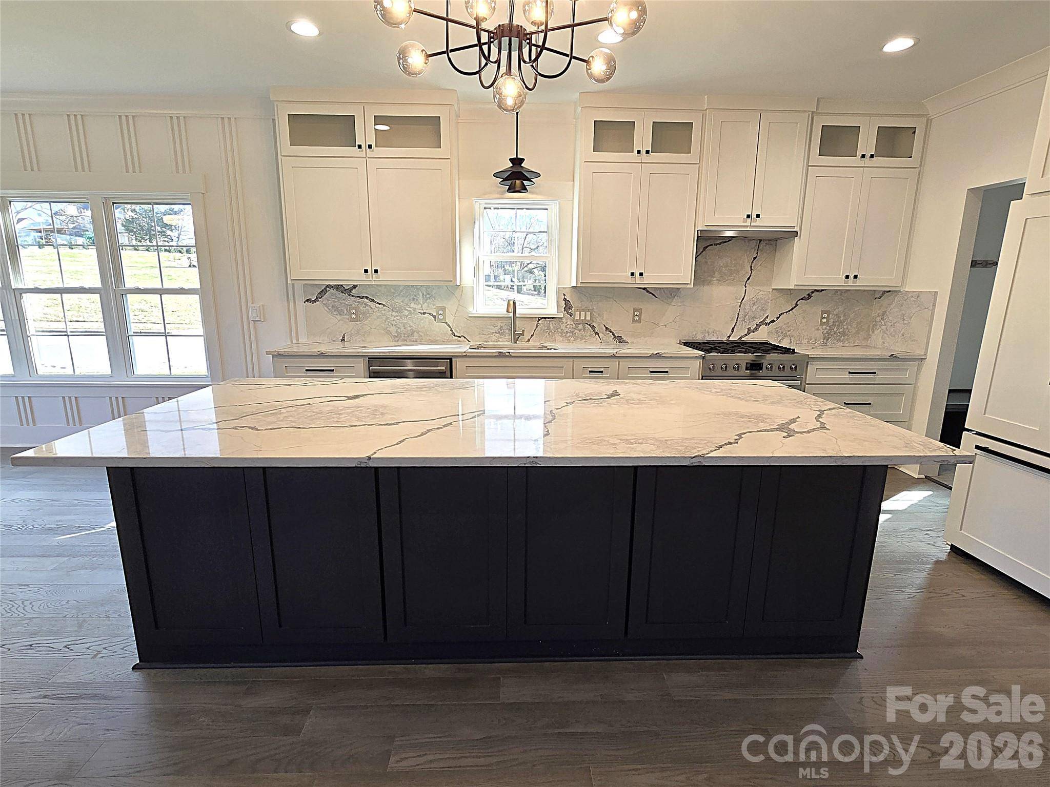 496 19th Avenue CIR NW, Hickory, NC 28601