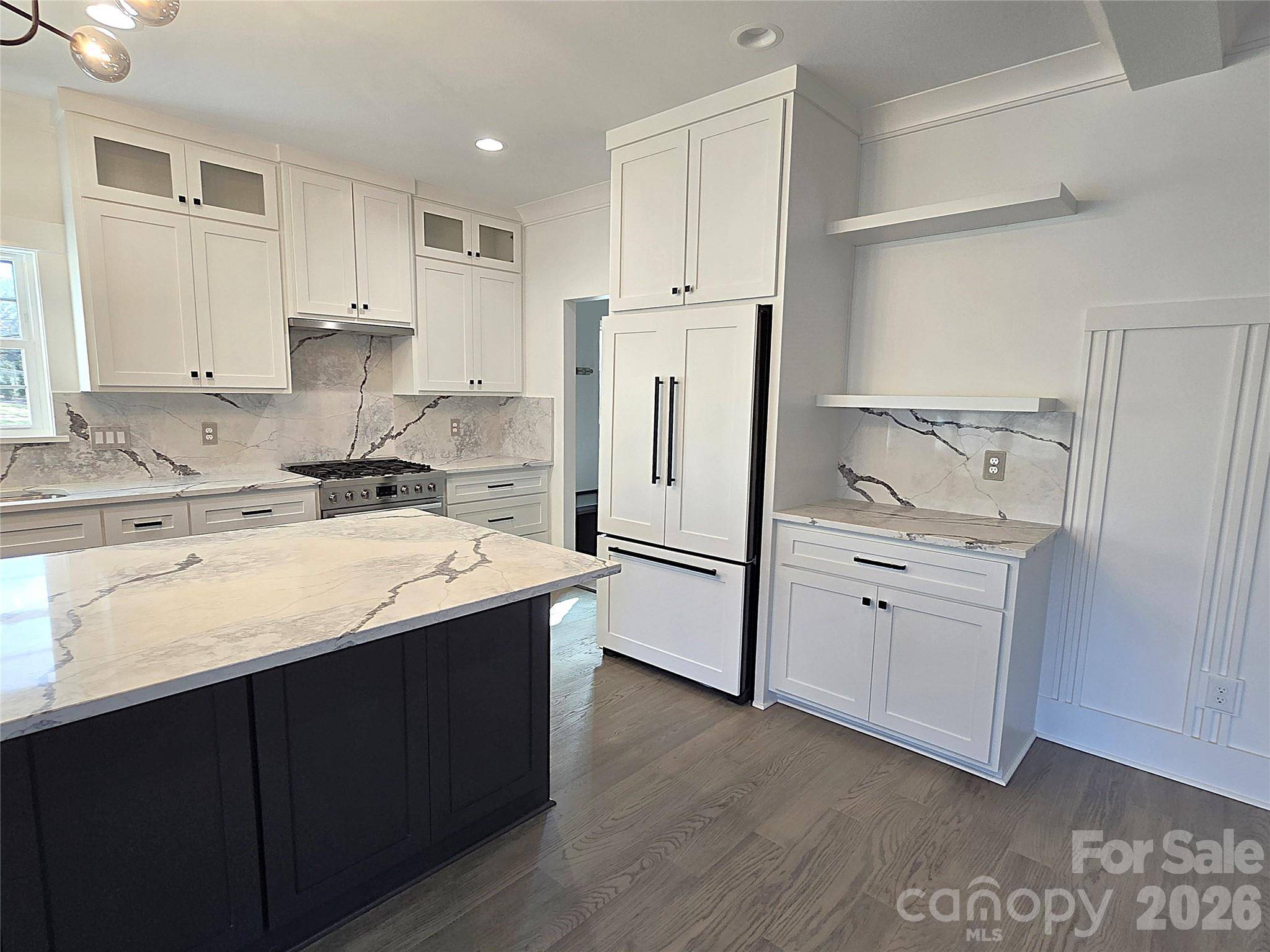 496 19th Avenue CIR NW, Hickory, NC 28601
