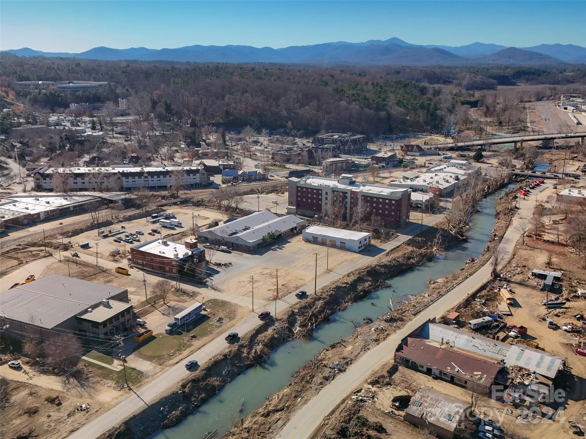 71 Thompson ST, Asheville, NC 28803