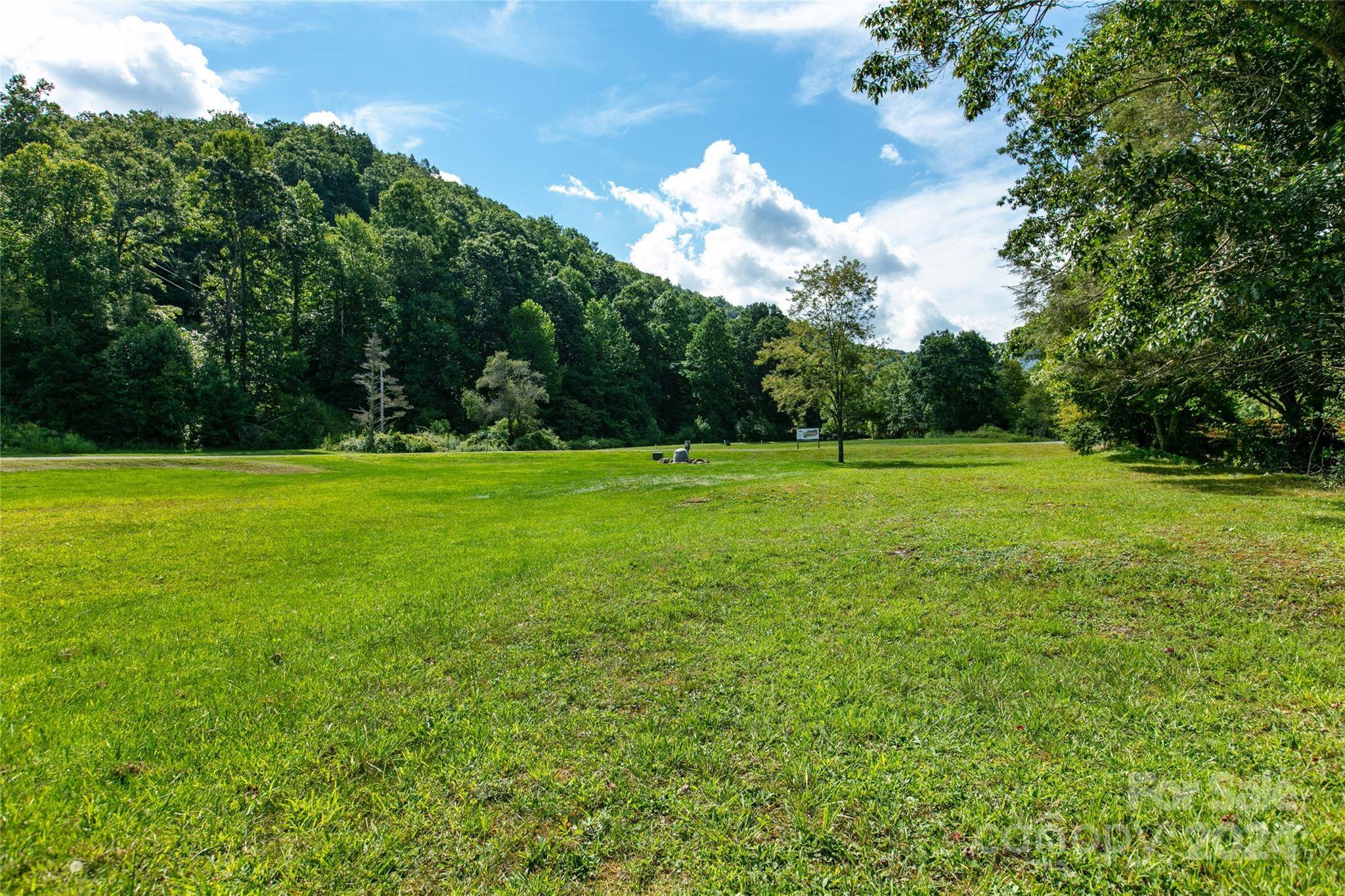 141 Parker RD #4, Canton, NC 28716