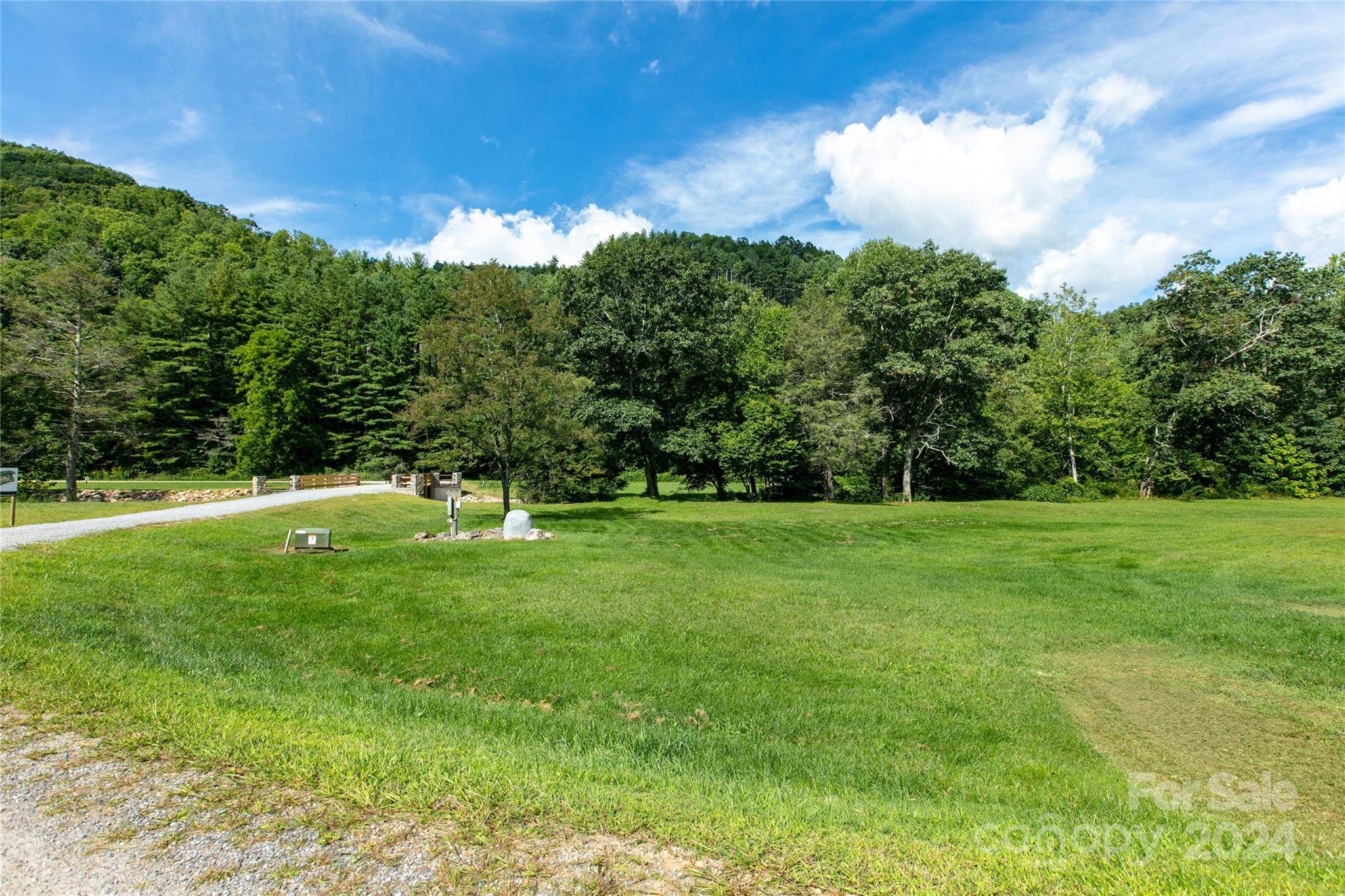 141 Parker RD #4, Canton, NC 28716