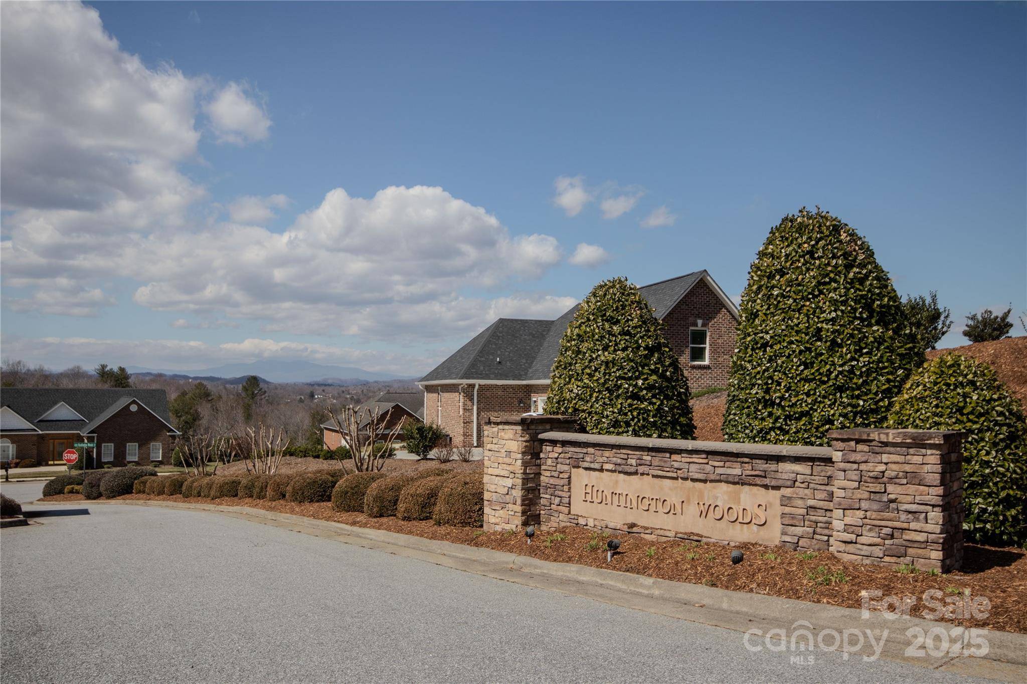 702 Chatsworth CIR SE #1, Lenoir, NC 28645
