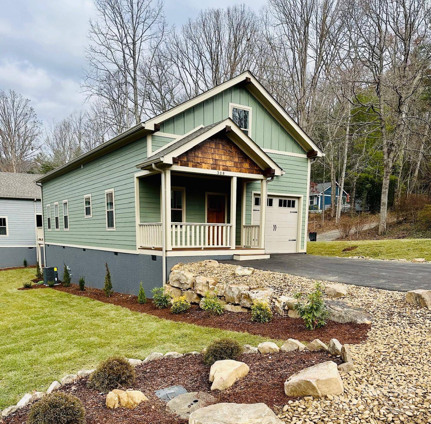 308 Ninth ST, Black Mountain, NC 28711