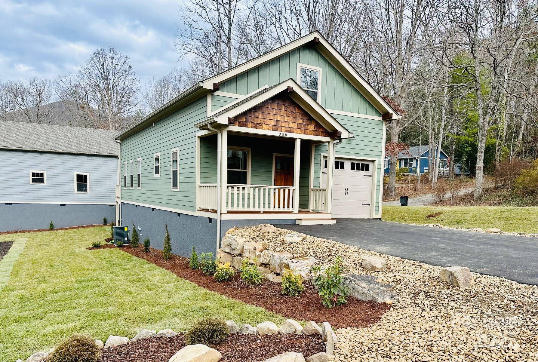 308 Ninth ST, Black Mountain, NC 28711
