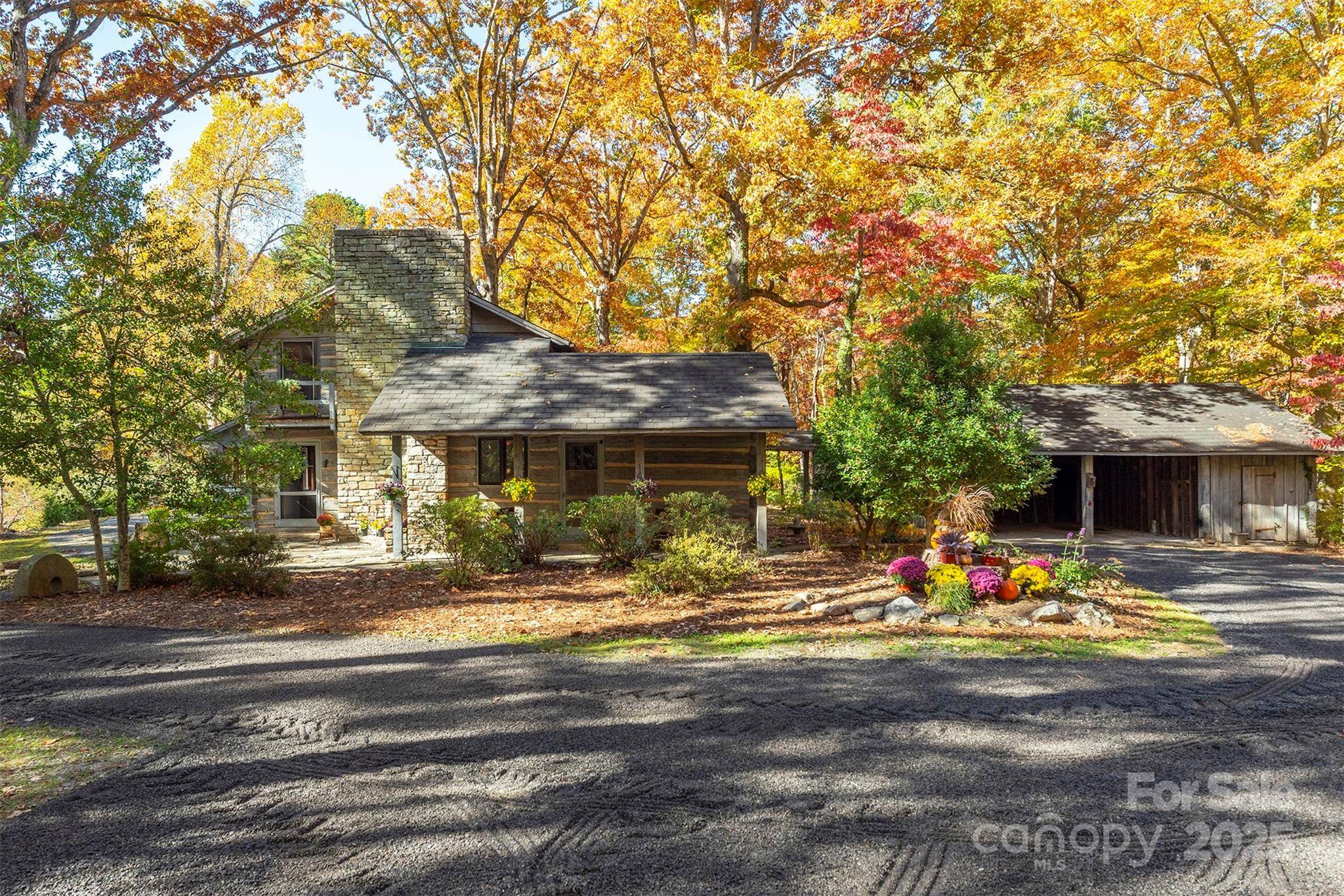 102 Weaver Mill RD, Columbus, NC 28722