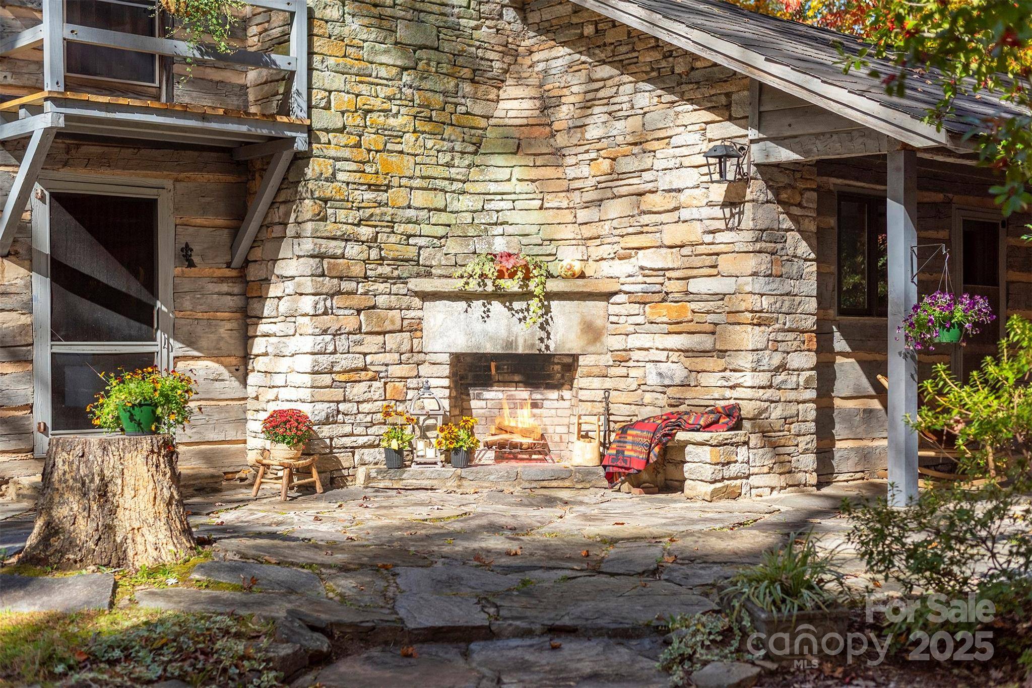 102 Weaver Mill RD, Columbus, NC 28722