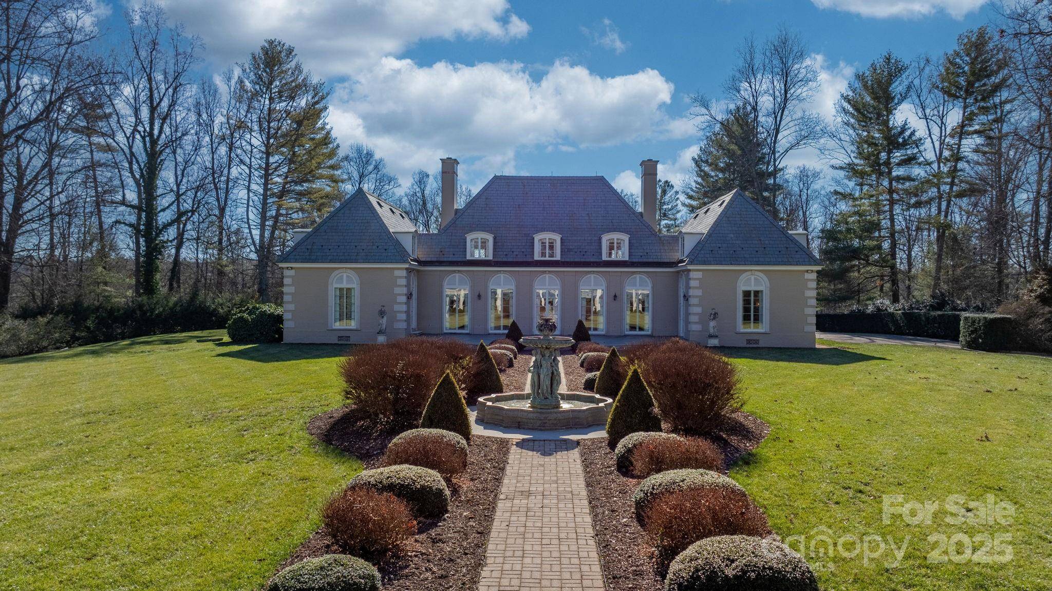 135 Claron PL SE, Lenoir, NC 28645