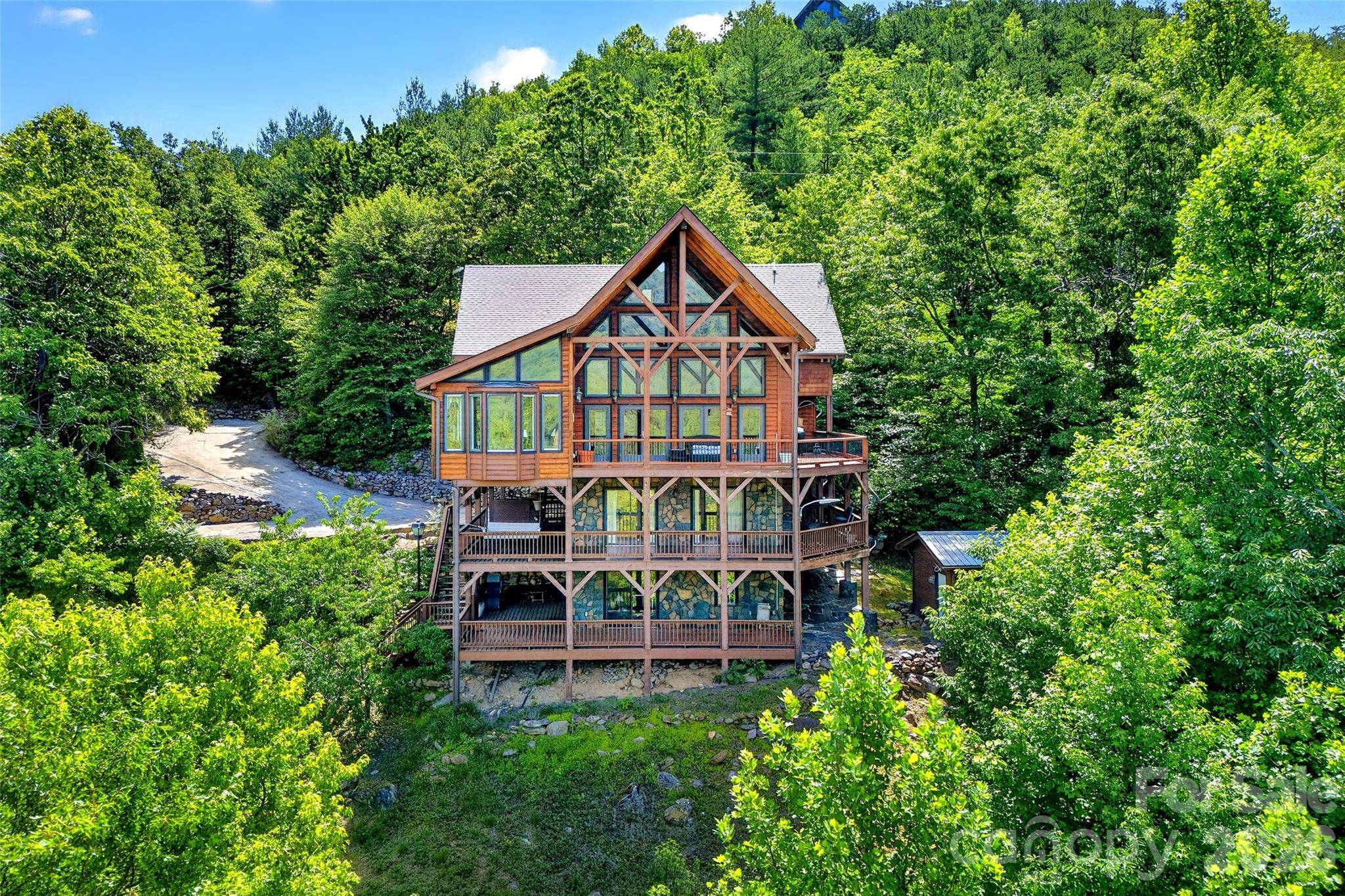 60 E Valley View DR, Marion, NC 28752