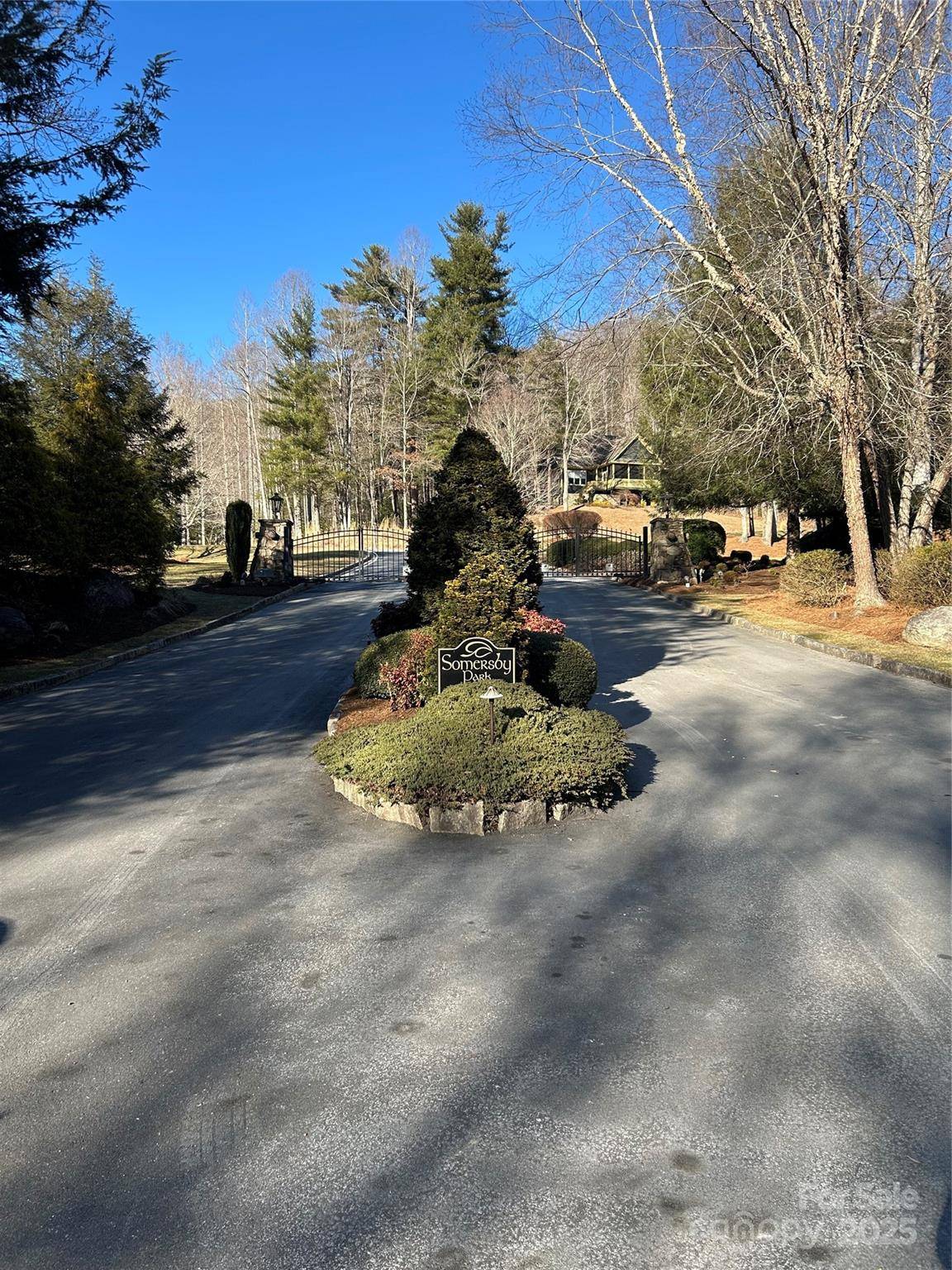 210 Thistlewynd TRL, Hendersonville, NC 28739