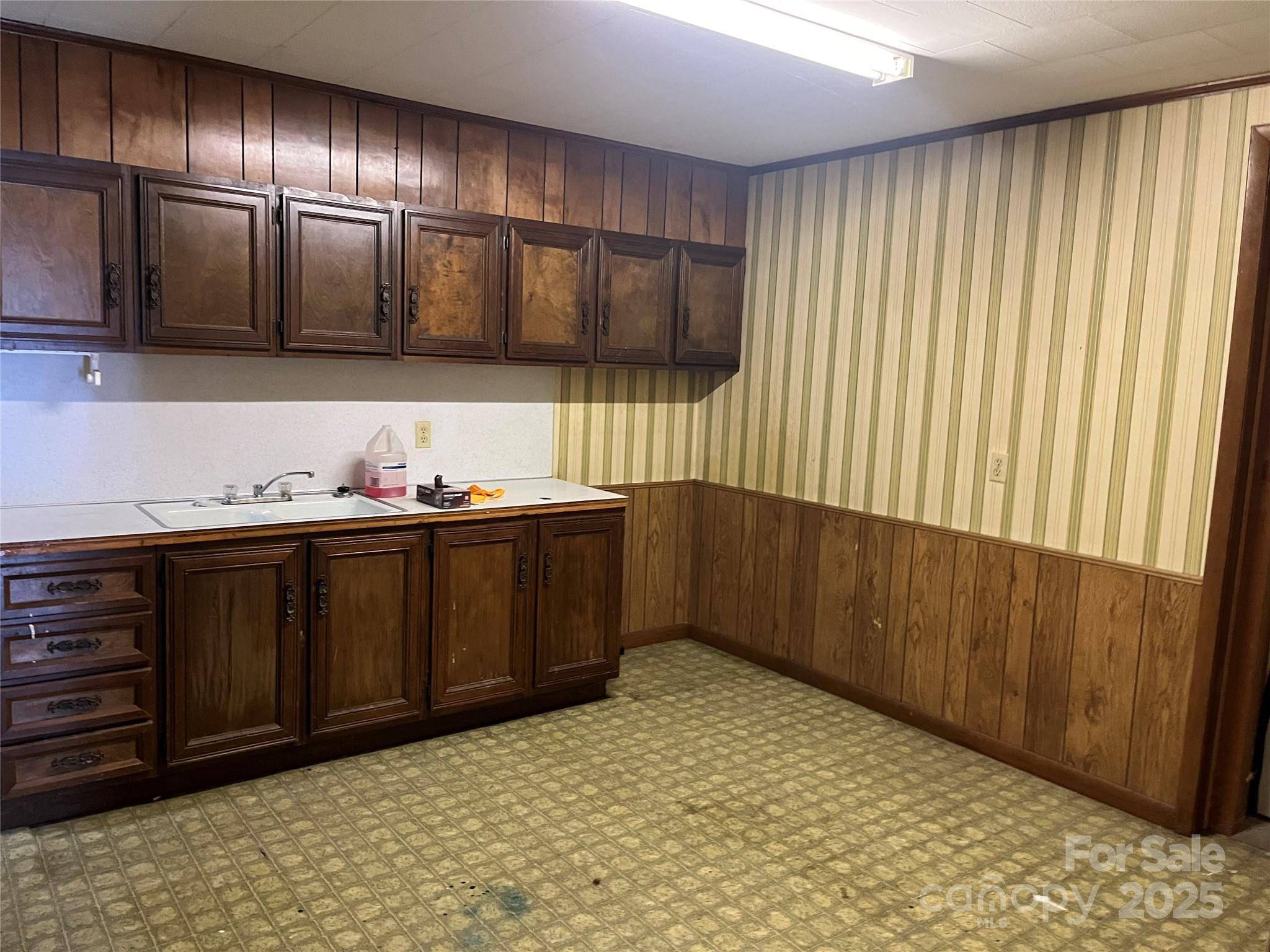 1602 Harper AVE SW, Lenoir, NC 28645