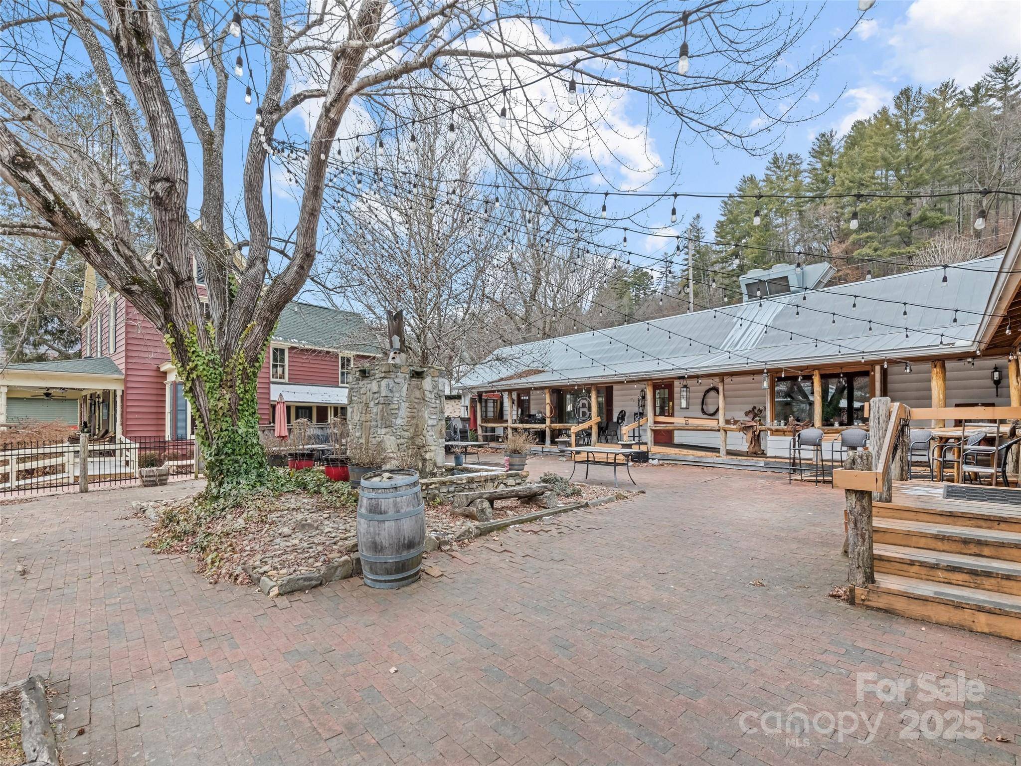 64 Front ST, Dillsboro, NC 28725