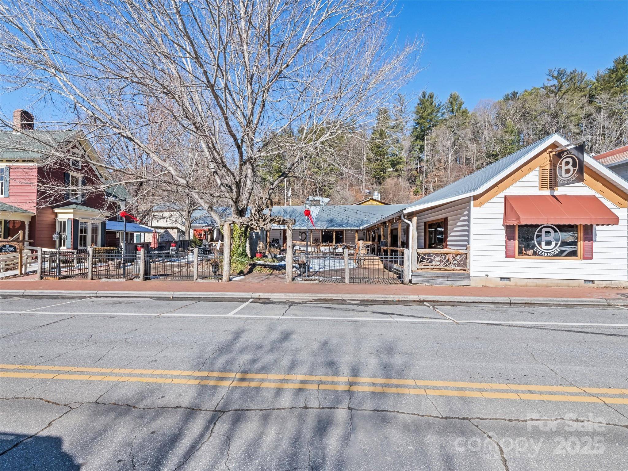 64 Front ST, Dillsboro, NC 28725