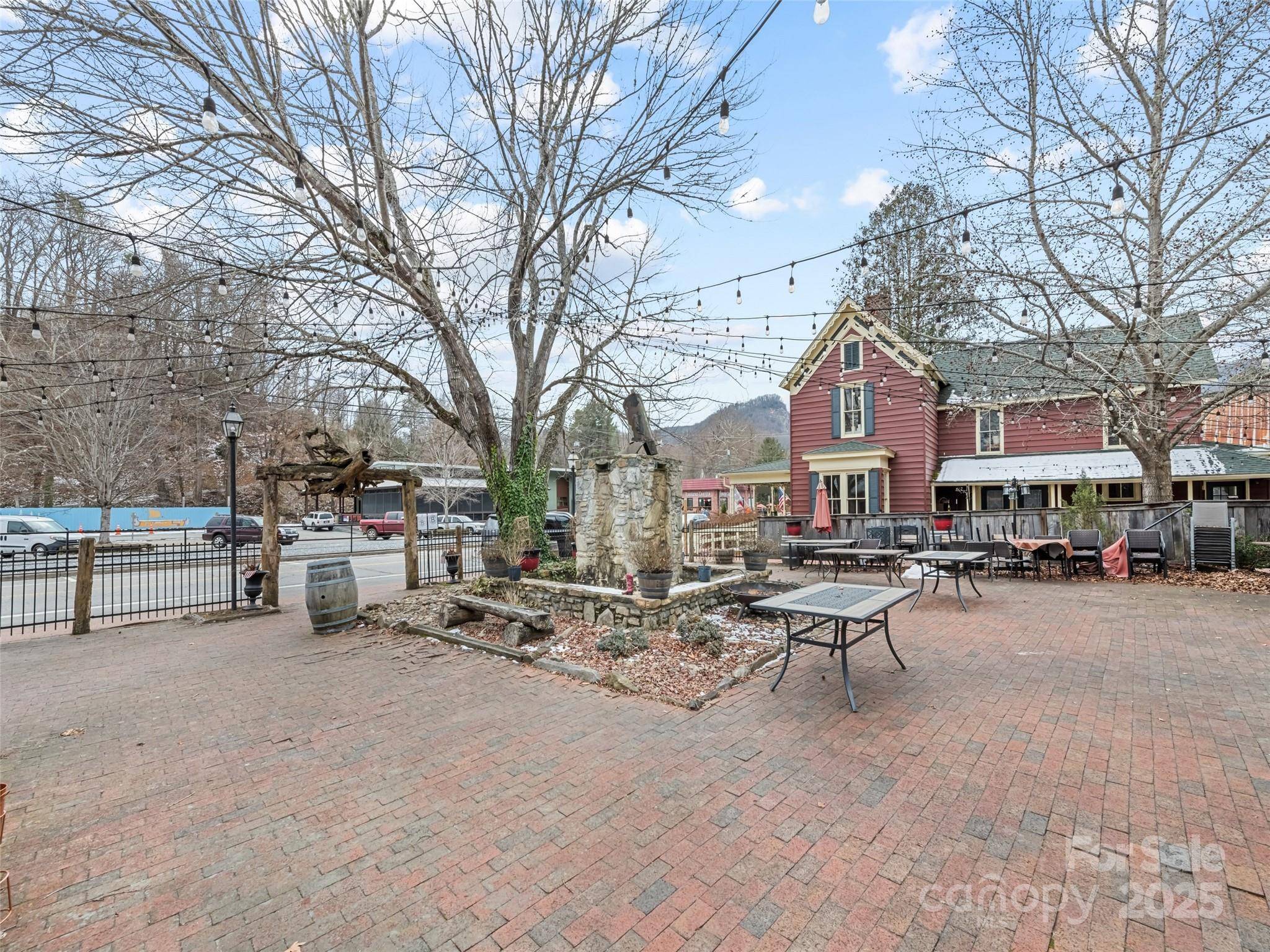 64 Front ST, Dillsboro, NC 28725